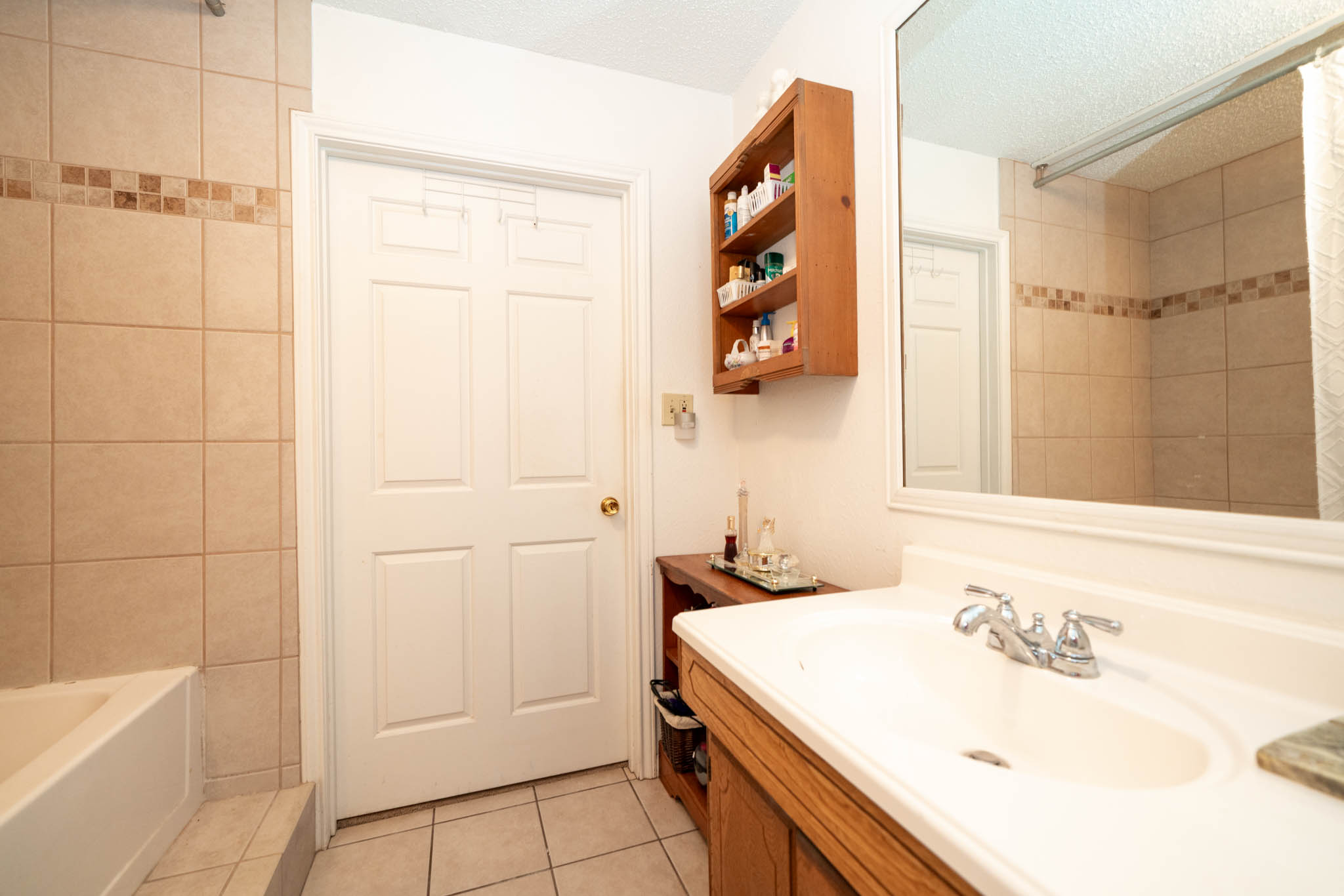 Jacksonville, Texas, 75766, United States, 4 Bedrooms Bedrooms, ,2 BathroomsBathrooms,Residential,For Sale,1974888