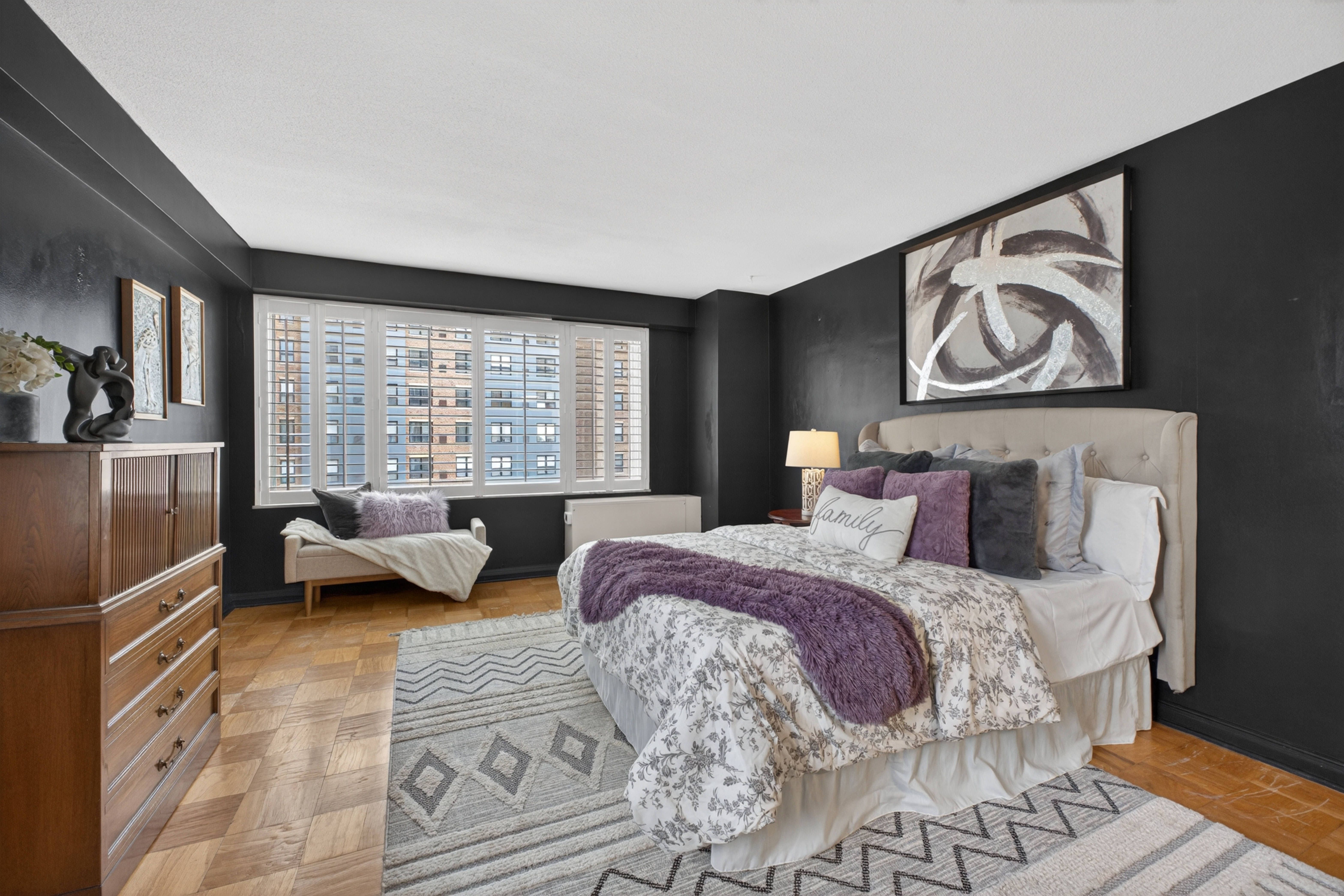  Enter a Light-Filled Corner Unit with Stunning Eastern and Southern Views - 物件實景