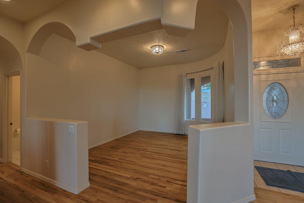 Albuquerque, New Mexico, 87105, United States, 3 Bedrooms Bedrooms, ,4 BathroomsBathrooms,Residential,For Sale,1947085
