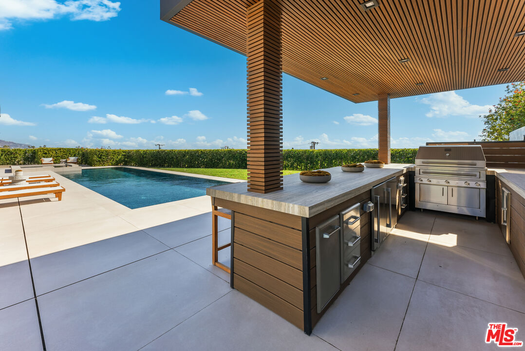 Malibu, California, 90265, United States, 5 Bedrooms Bedrooms, ,10 BathroomsBathrooms,Residential,For Sale,1707540