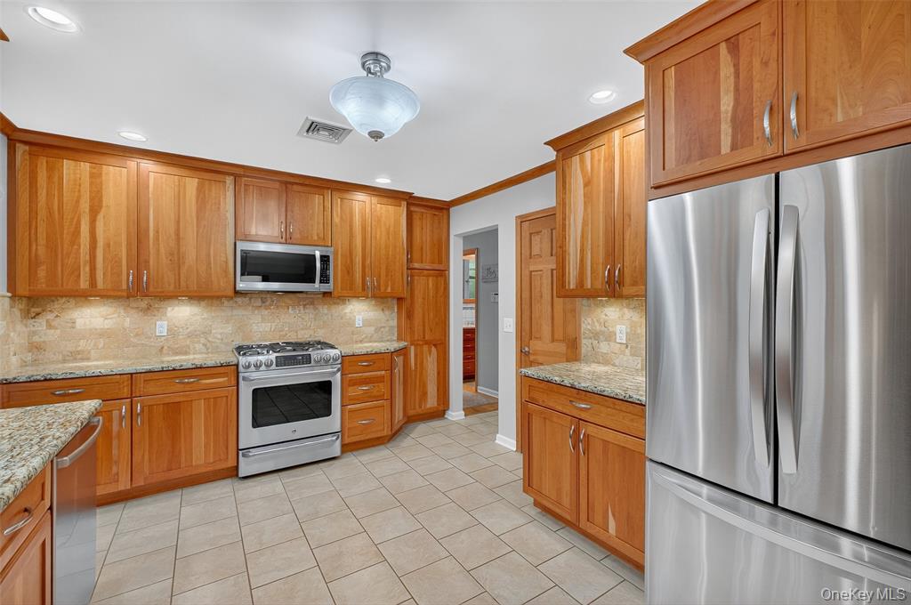 Poughkeepsie, New York, 12603, United States, 3 Bedrooms Bedrooms, ,2 BathroomsBathrooms,Residential,For Sale,1980252