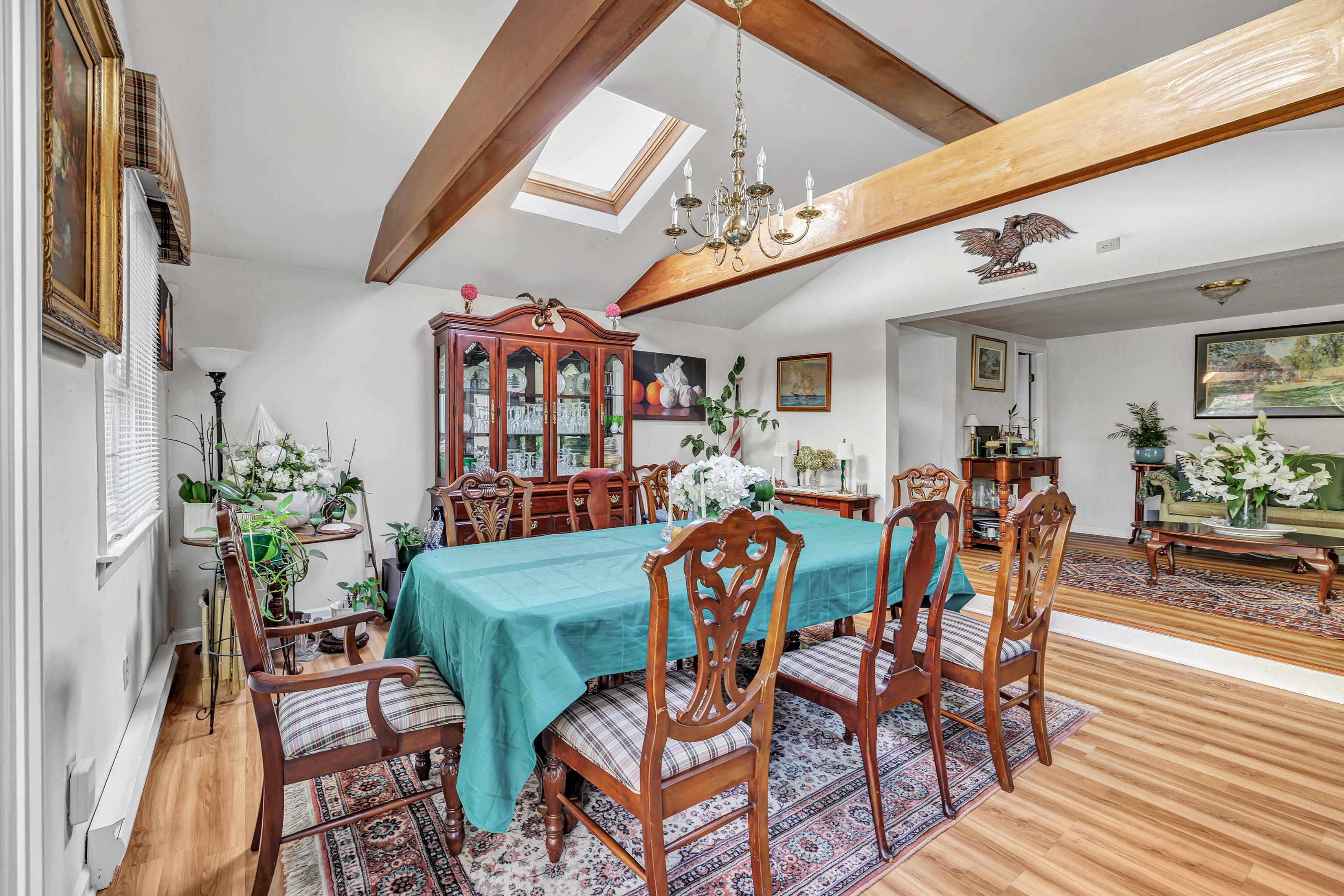 Stratford, Connecticut, 06614, United States, 4 Bedrooms Bedrooms, ,4 BathroomsBathrooms,Residential,For Sale,1996522