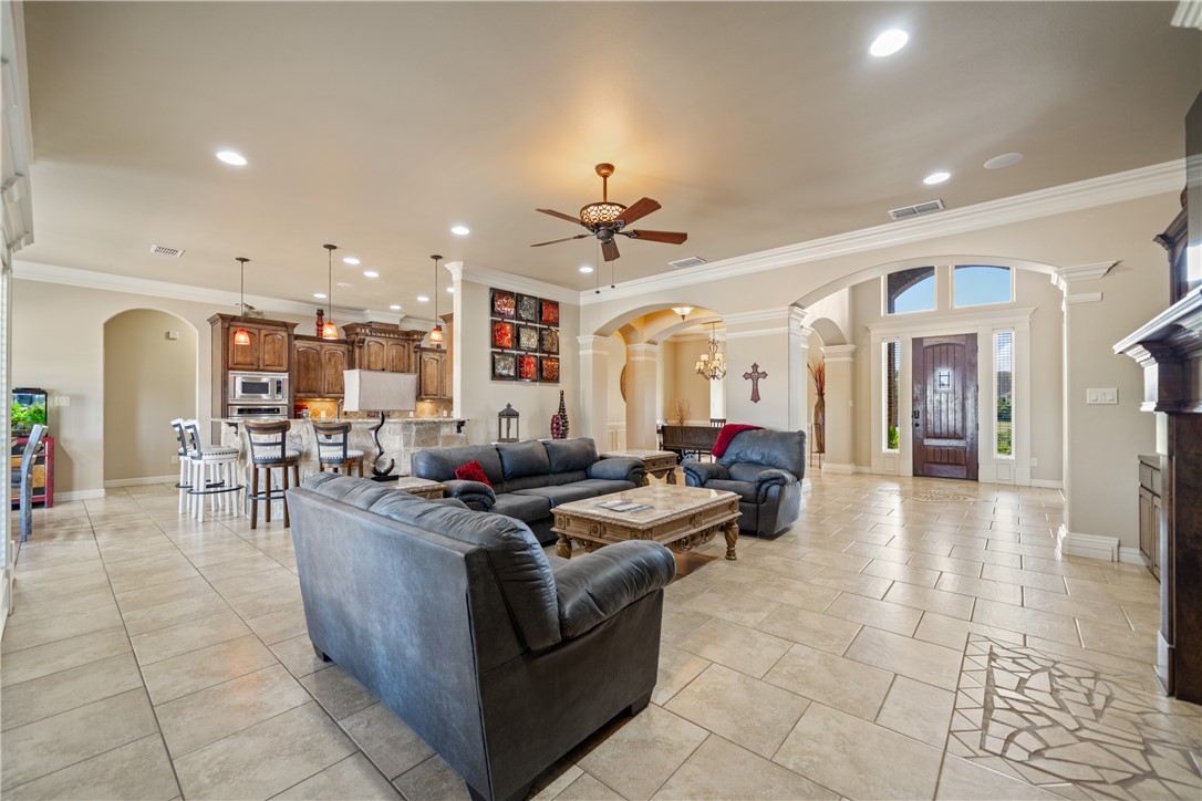 Corpus Christi, Texas, 78414, United States, 5 Bedrooms Bedrooms, ,4 BathroomsBathrooms,Residential,For Sale,1941748