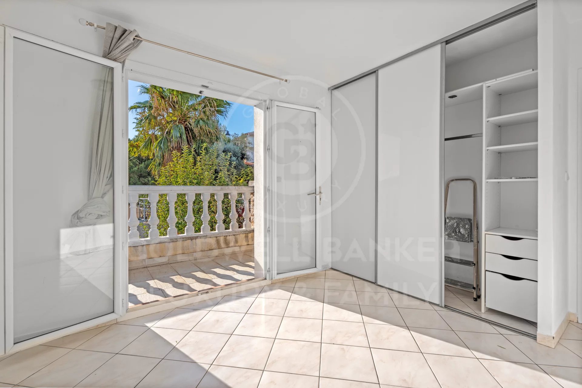 Nice, Provence-Alpes-Côte d’Azur, 06000, FR, 3 Bedrooms Bedrooms, ,2 BathroomsBathrooms,Residential,For Sale,1999783