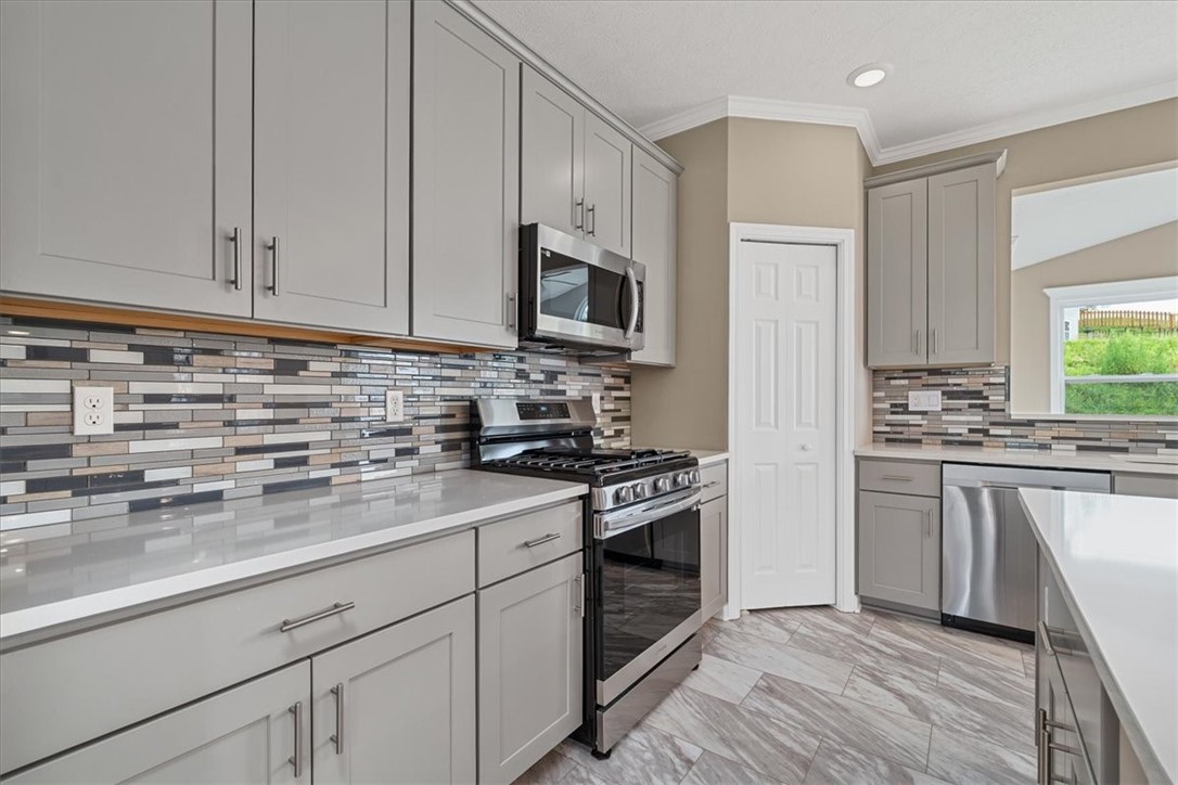 Franklin Park, Pennsylvania, 15143, United States, 4 Bedrooms Bedrooms, ,4 BathroomsBathrooms,Residential,For Sale,1882499