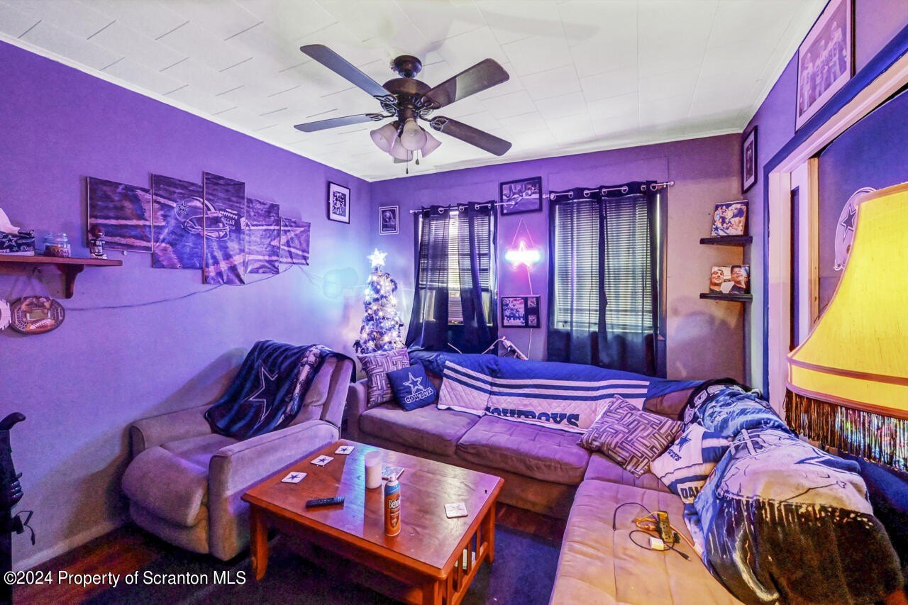 Olyphant, Pennsylvania, 18447, United States, ,Residential,For Sale,1996736