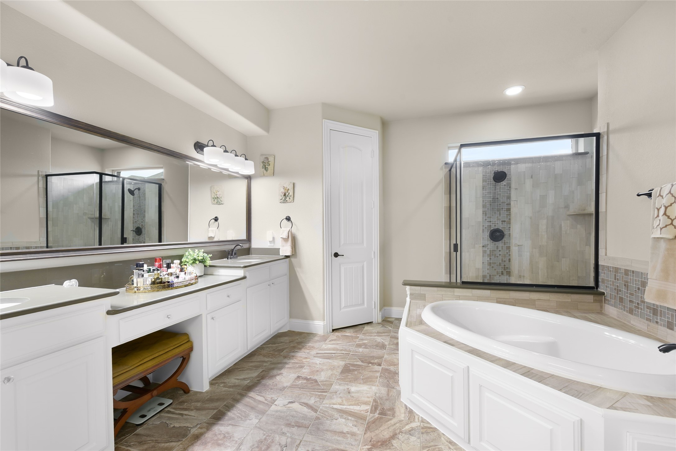 Wylie, Texas, 75098, United States, 6 Bedrooms Bedrooms, ,5 BathroomsBathrooms,Residential,For Sale,1828439