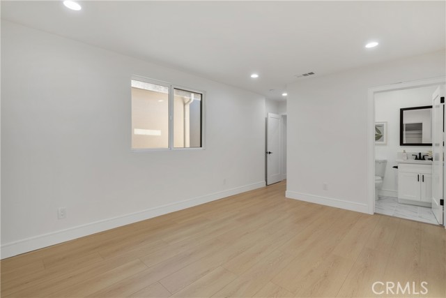 Los Angeles, California, 90016, United States, 7 Bedrooms Bedrooms, ,4 BathroomsBathrooms,Residential,For Sale,2006149