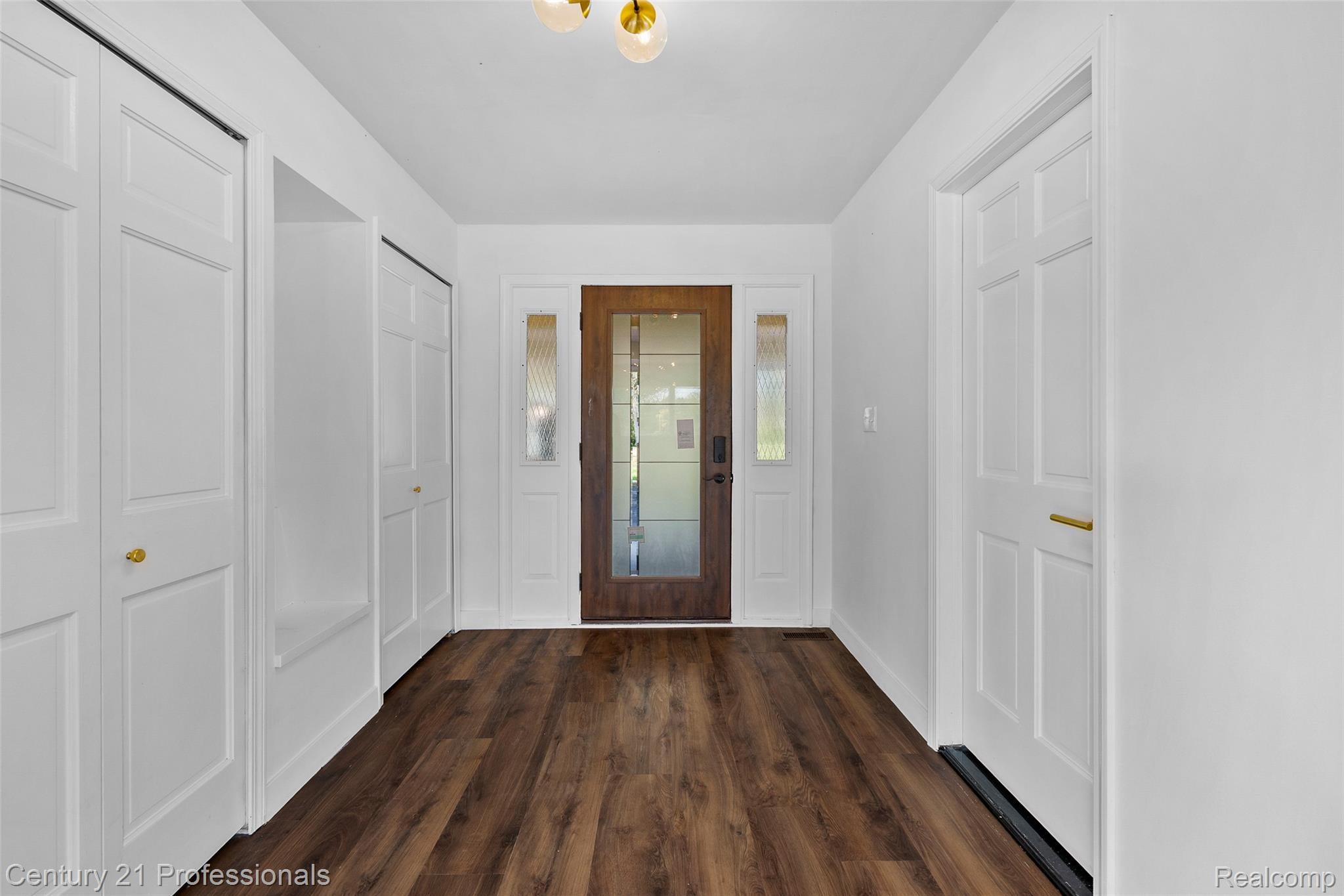 Davisburg, Michigan, 48350, United States, 5 Bedrooms Bedrooms, ,4 BathroomsBathrooms,Residential,For Sale,1982233