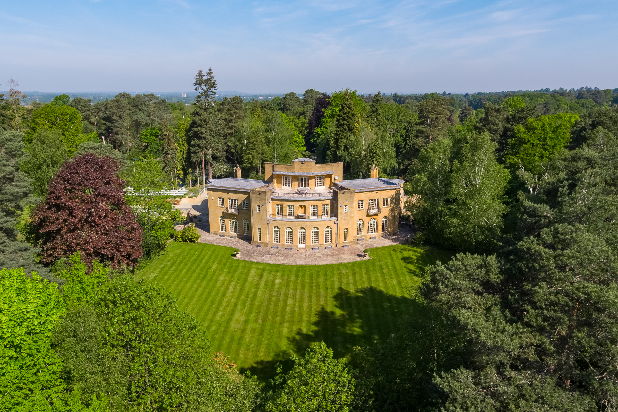  A Landmark Art Deco Estate on St George’s Hill - 物件實景