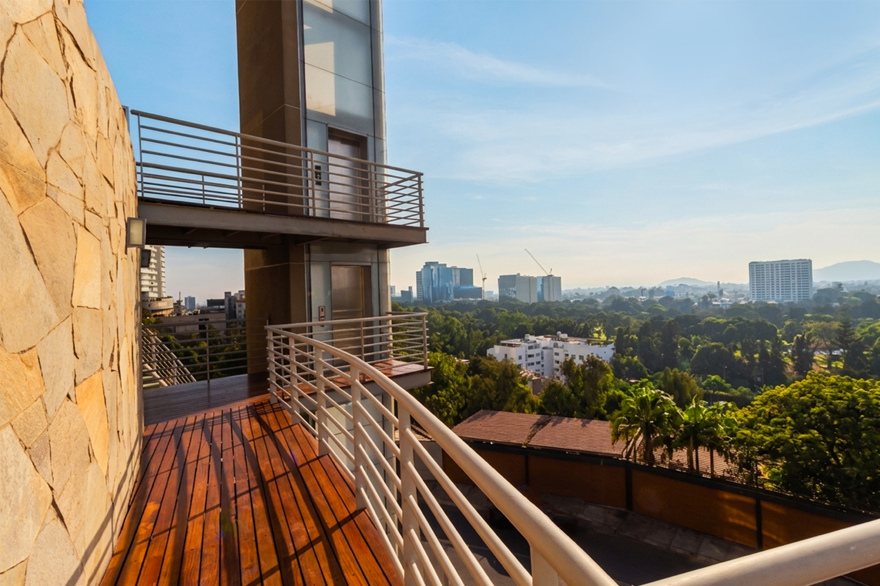  Exclusive penthouse with panoramic views in a prime location in CERROS DE CAMACH - 物件實景