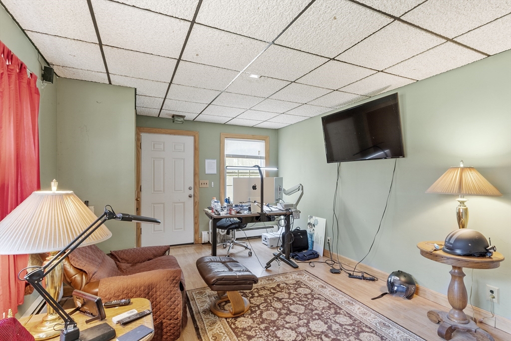 Framingham, Massachusetts, 01701, United States, 4 Bedrooms Bedrooms, ,3 BathroomsBathrooms,Residential,For Sale,1939196