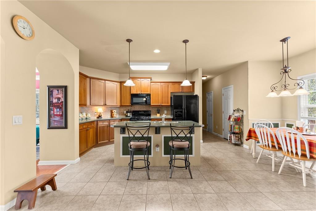 Buford, Georgia, 30518, United States, 4 Bedrooms Bedrooms, ,4 BathroomsBathrooms,Residential,For Sale,1990419