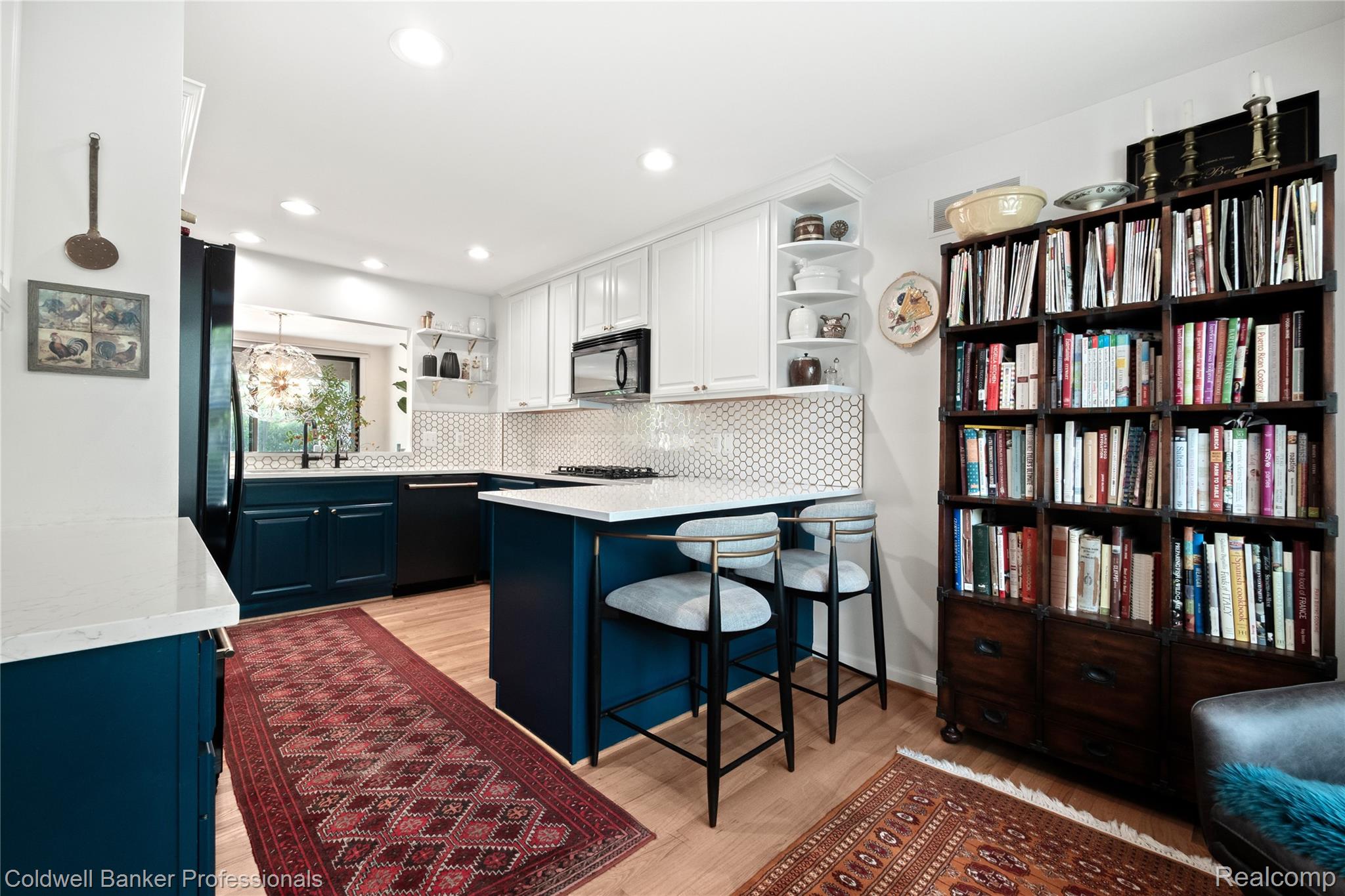 BloomfieldHills, Michigan, 48304, United States, 2 Bedrooms Bedrooms, ,4 BathroomsBathrooms,Residential,For Sale,1896256