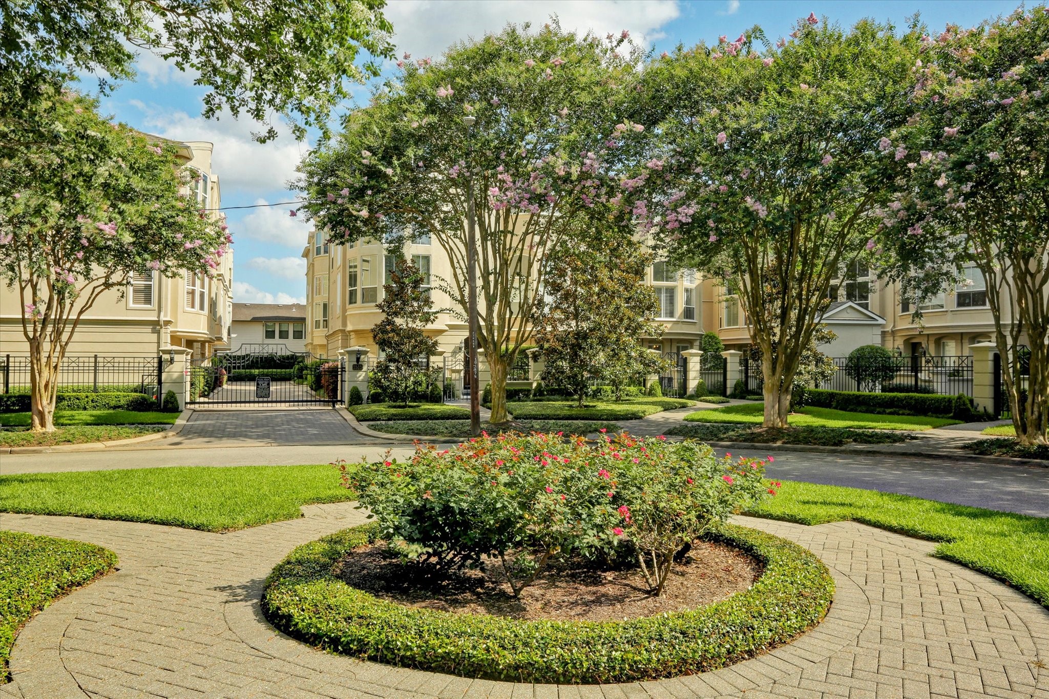  1515 Hyde Park Boulevard #5 - 物件實景