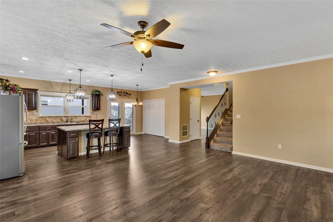 Jackson Twp, Pennsylvania, 16063, United States, 5 Bedrooms Bedrooms, ,4 BathroomsBathrooms,Residential,For Sale,1933406