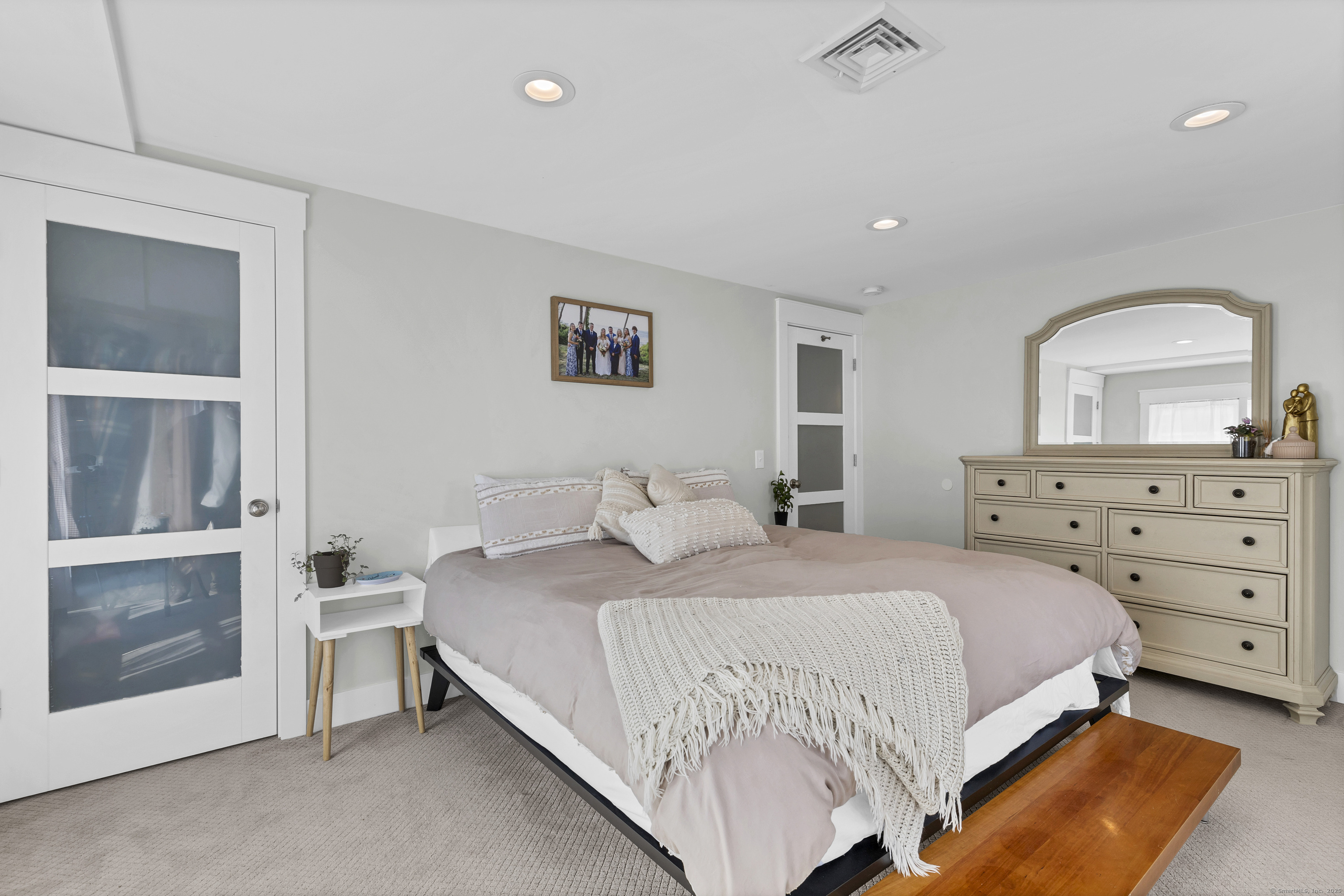 Groton, Connecticut, 06340, United States, 3 Bedrooms Bedrooms, ,2 BathroomsBathrooms,Residential,For Sale,1928735