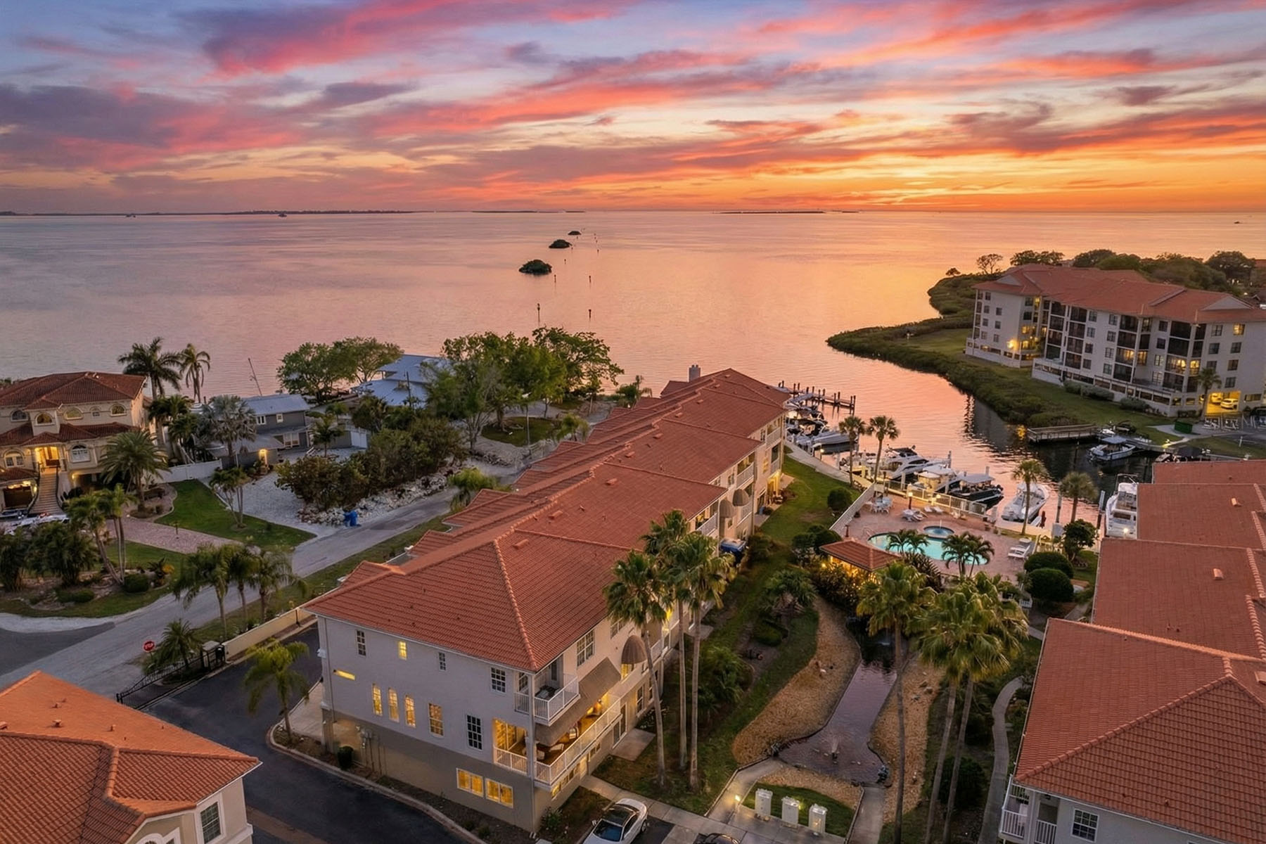  POINTE TARPON TWNHMS - 物件實景