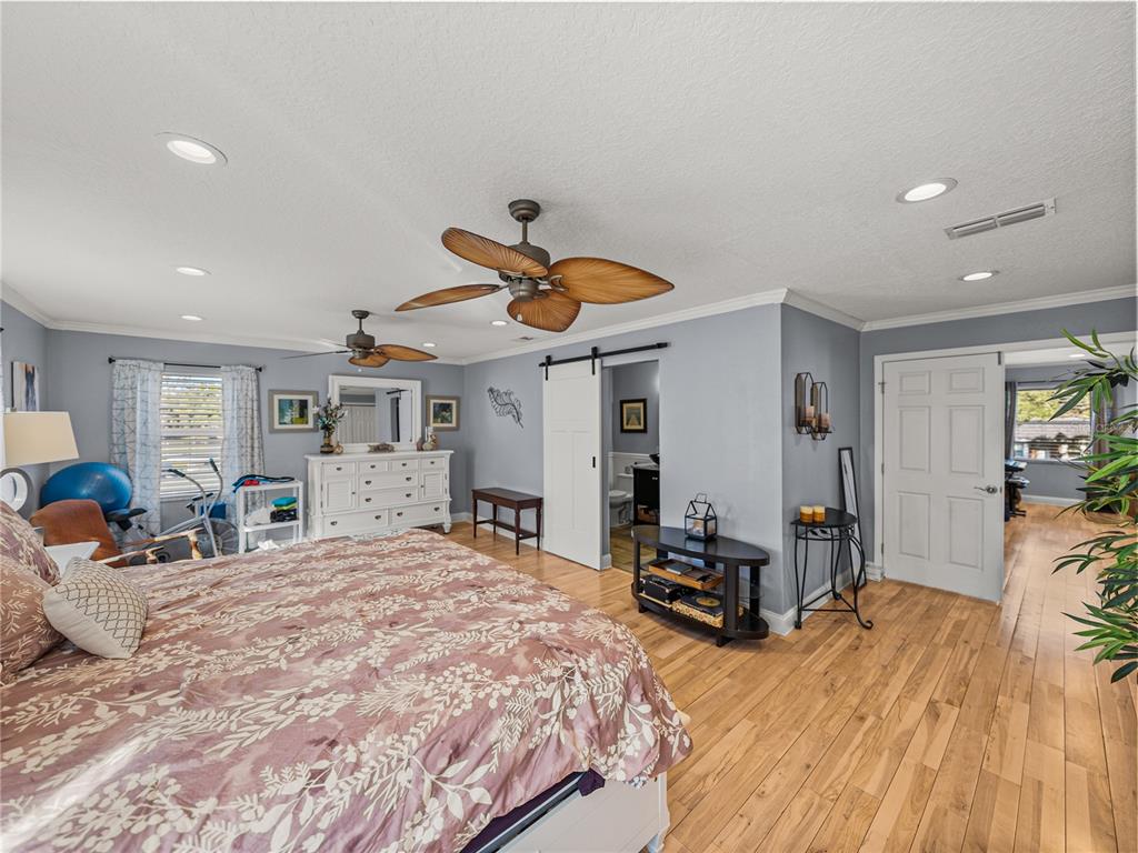 Lakeland, Florida, 33810, United States, 5 Bedrooms Bedrooms, ,4 BathroomsBathrooms,Residential,For Sale,1696884