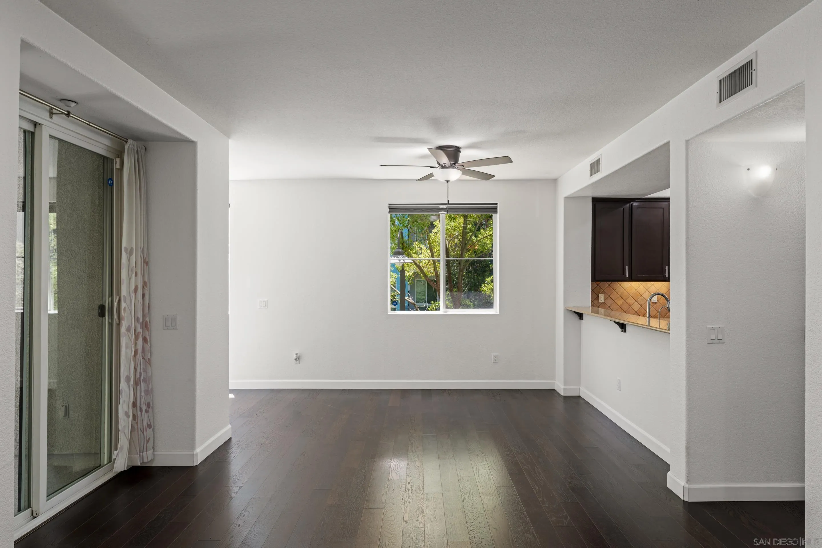 San Diego, California, 92123, United States, 2 Bedrooms Bedrooms, ,2 BathroomsBathrooms,Residential,For Sale,1939534
