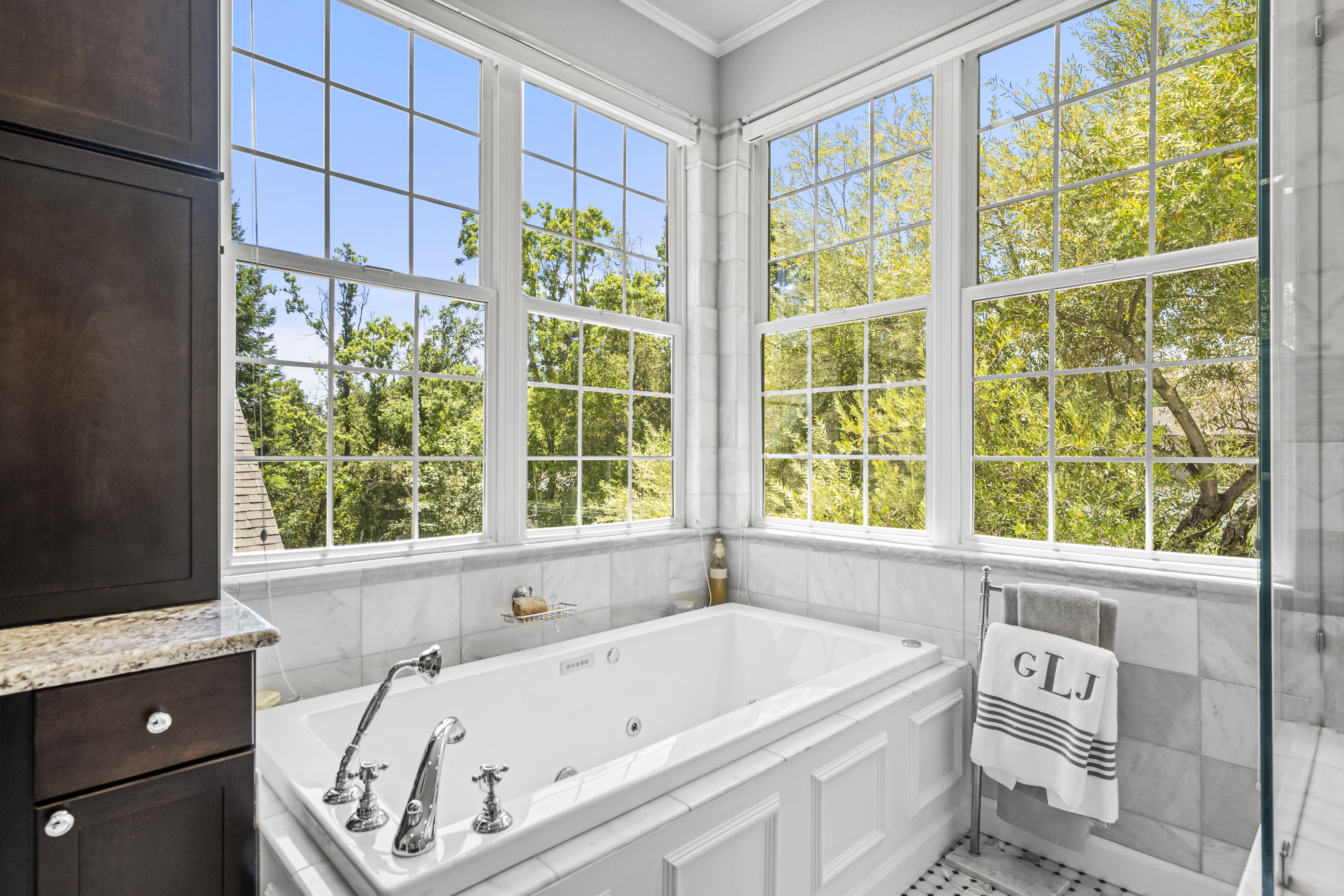  Grand Georgia Colonial Estate with Luxurious Designer Finishes - 物件實景