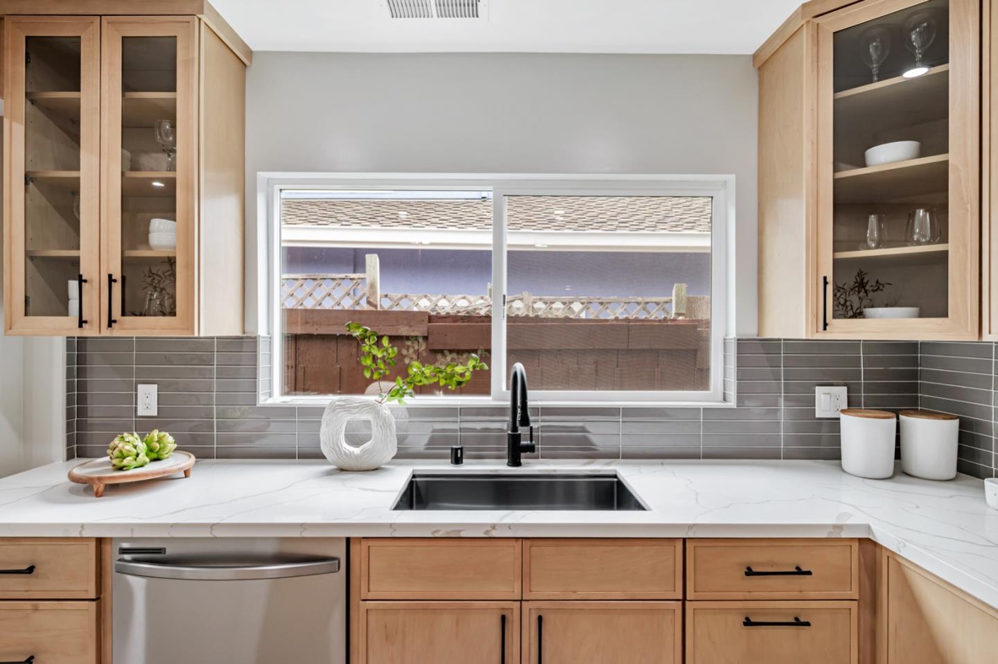 SOUTH SAN FRANCISCO, California, 94080, United States, 4 Bedrooms Bedrooms, ,3 BathroomsBathrooms,Residential,For Sale,1951079
