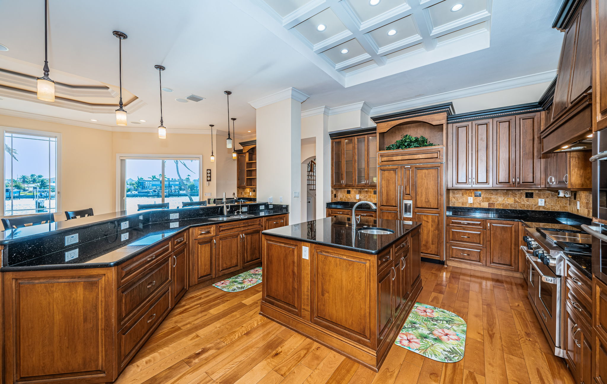 St Petersburg, Florida, 33707, United States, 5 Bedrooms Bedrooms, ,5 BathroomsBathrooms,Residential,For Sale,2006025