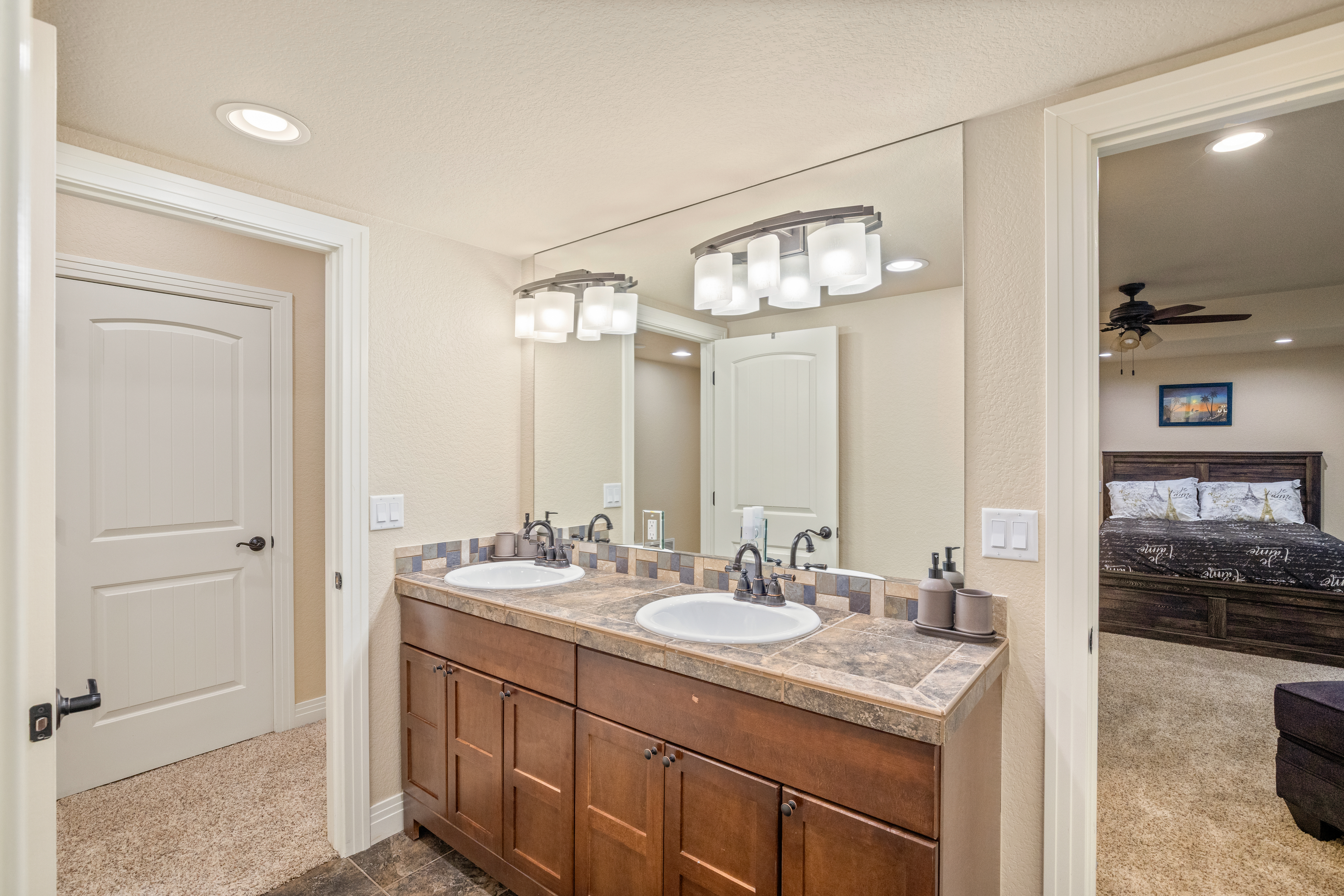  Set on 2.35 acres in Spring Valley Ranch - 物件實景