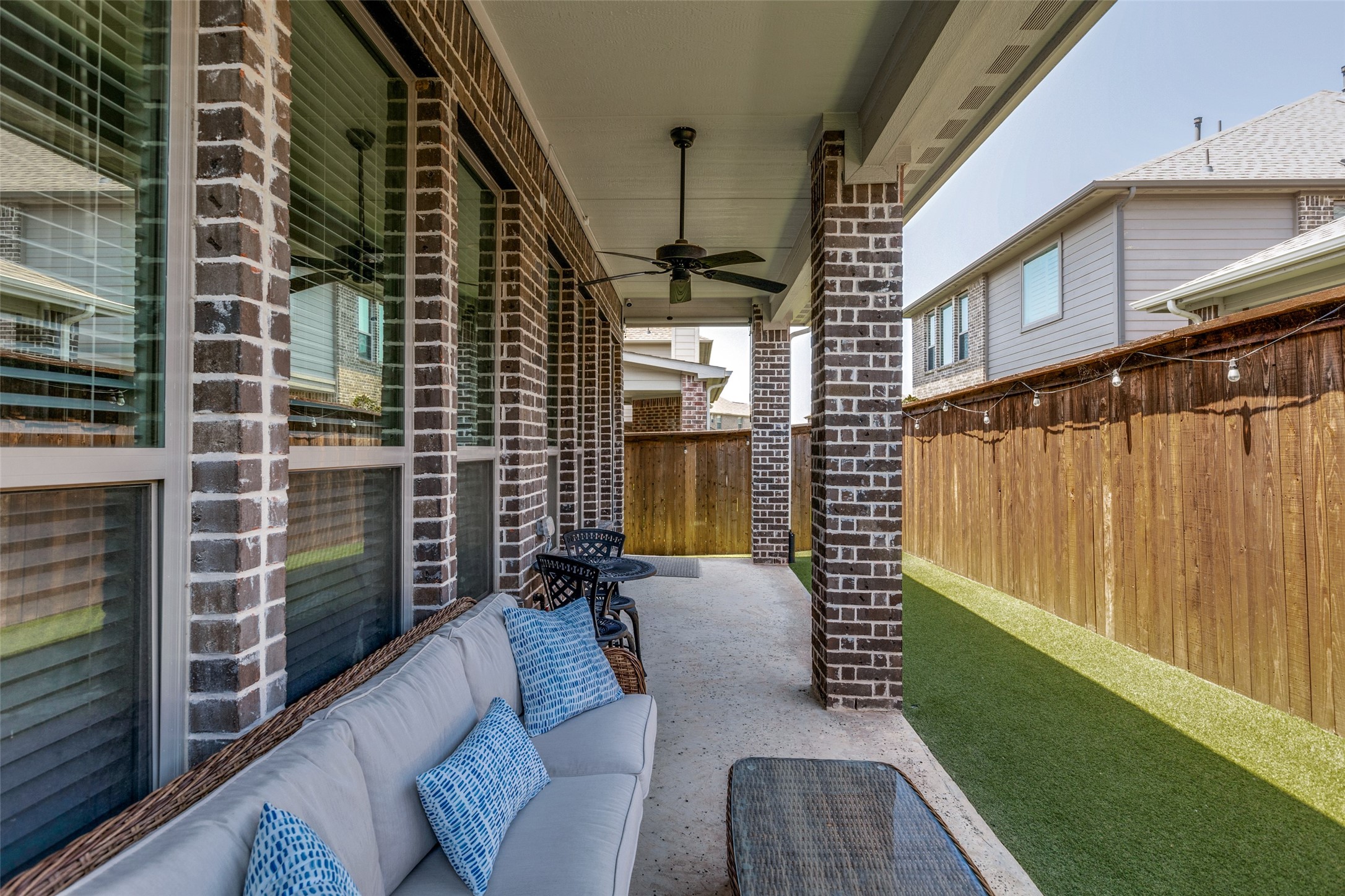 Carrollton, Texas, 75010, United States, 3 Bedrooms Bedrooms, ,3 BathroomsBathrooms,Residential,For Sale,1907540