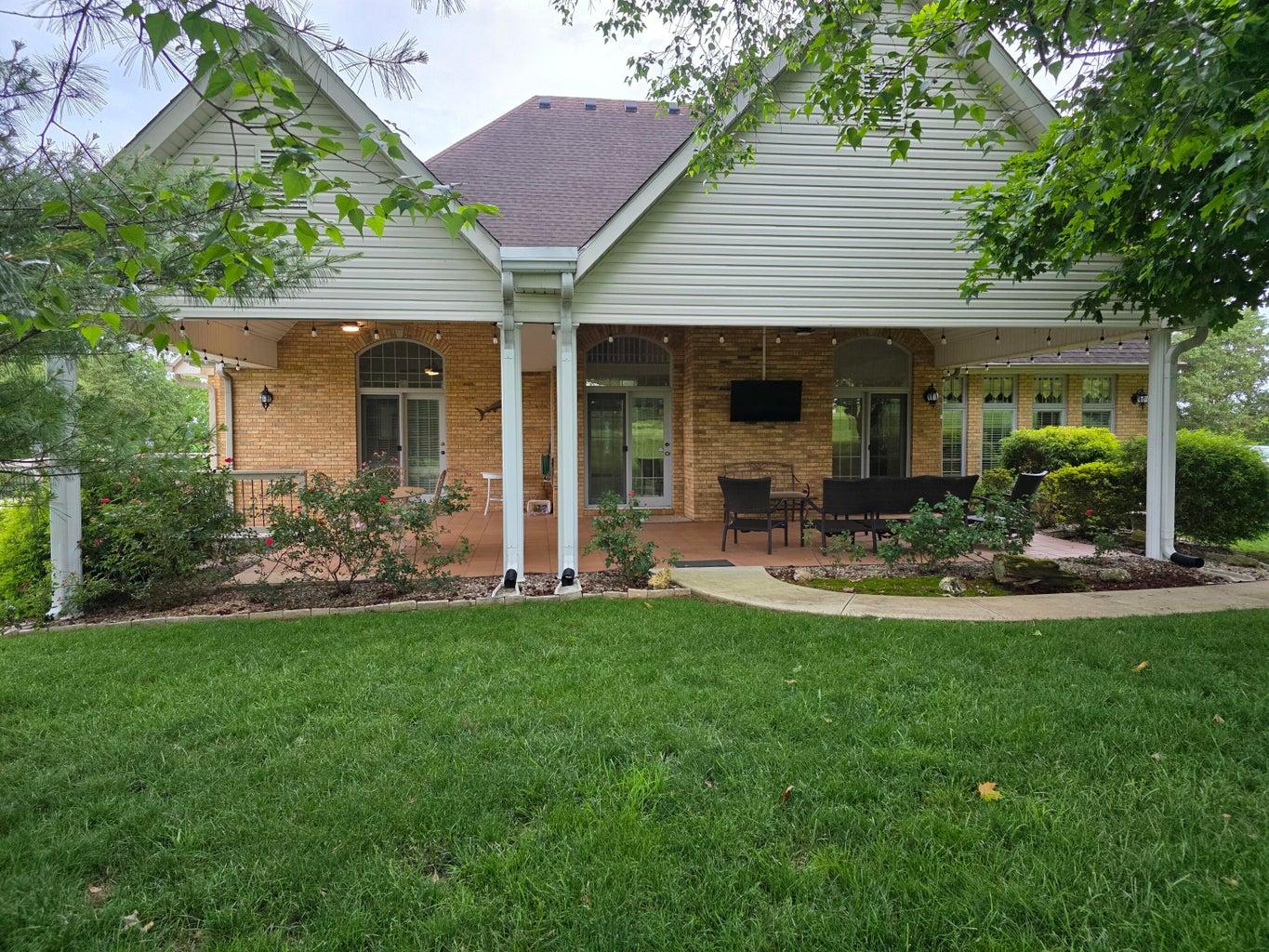 Somerset, Kentucky, 42503, United States, 4 Bedrooms Bedrooms, ,4 BathroomsBathrooms,Residential,For Sale,2048001