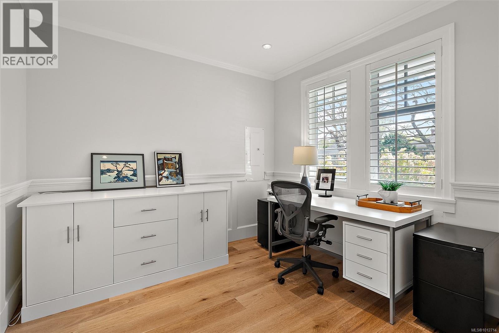 OAK BAY, British Columbia, V8S 2W2, CA, 3 Bedrooms Bedrooms, ,3 BathroomsBathrooms,Residential,For Sale,1949531