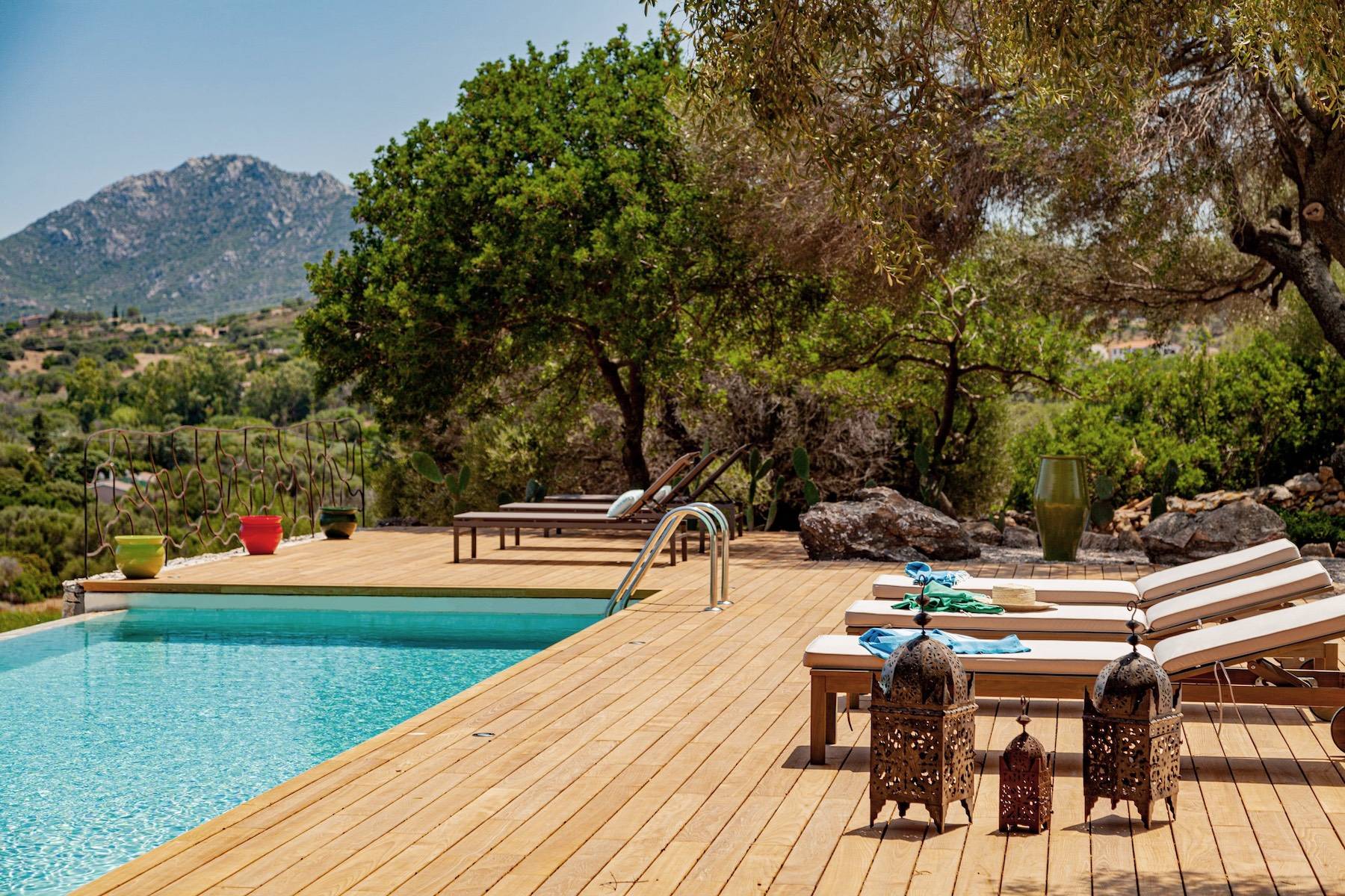 Country property with sea view in Cugnana 