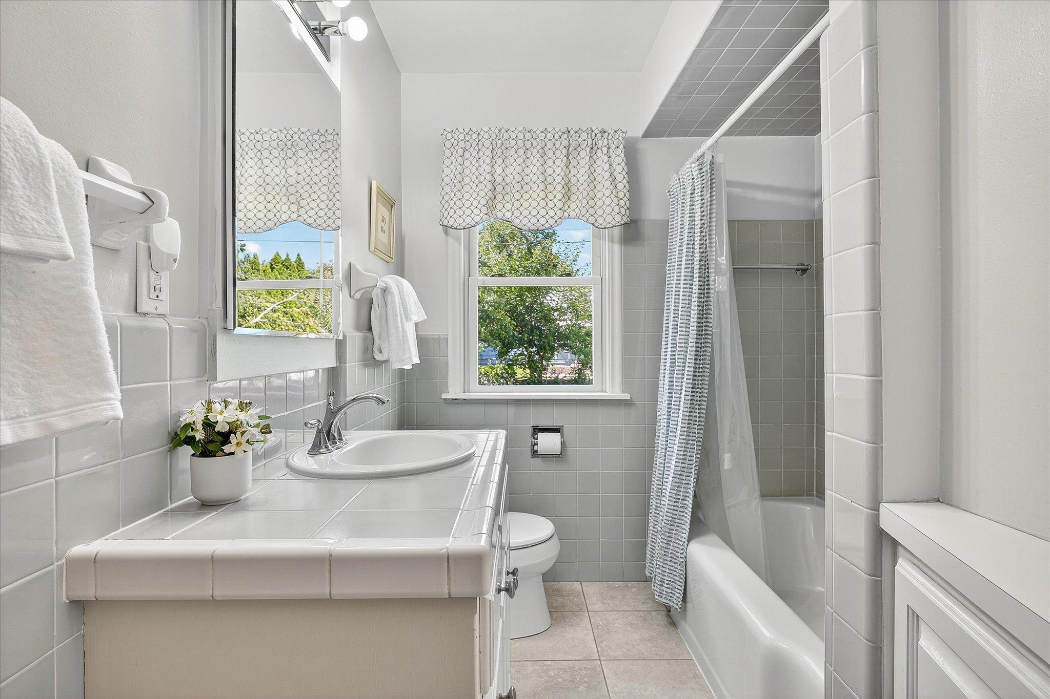 Edina, Minnesota, 55410, United States, 3 Bedrooms Bedrooms, ,1 BathroomBathrooms,Residential,For Sale,1941033