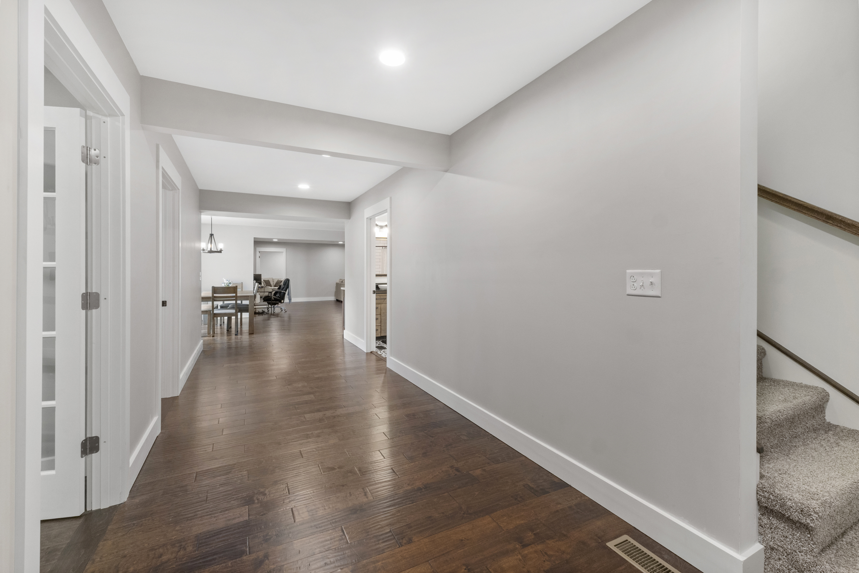 Huntington, West Virginia, 25701, United States, 6 Bedrooms Bedrooms, ,6 BathroomsBathrooms,Residential,For Sale,1977823