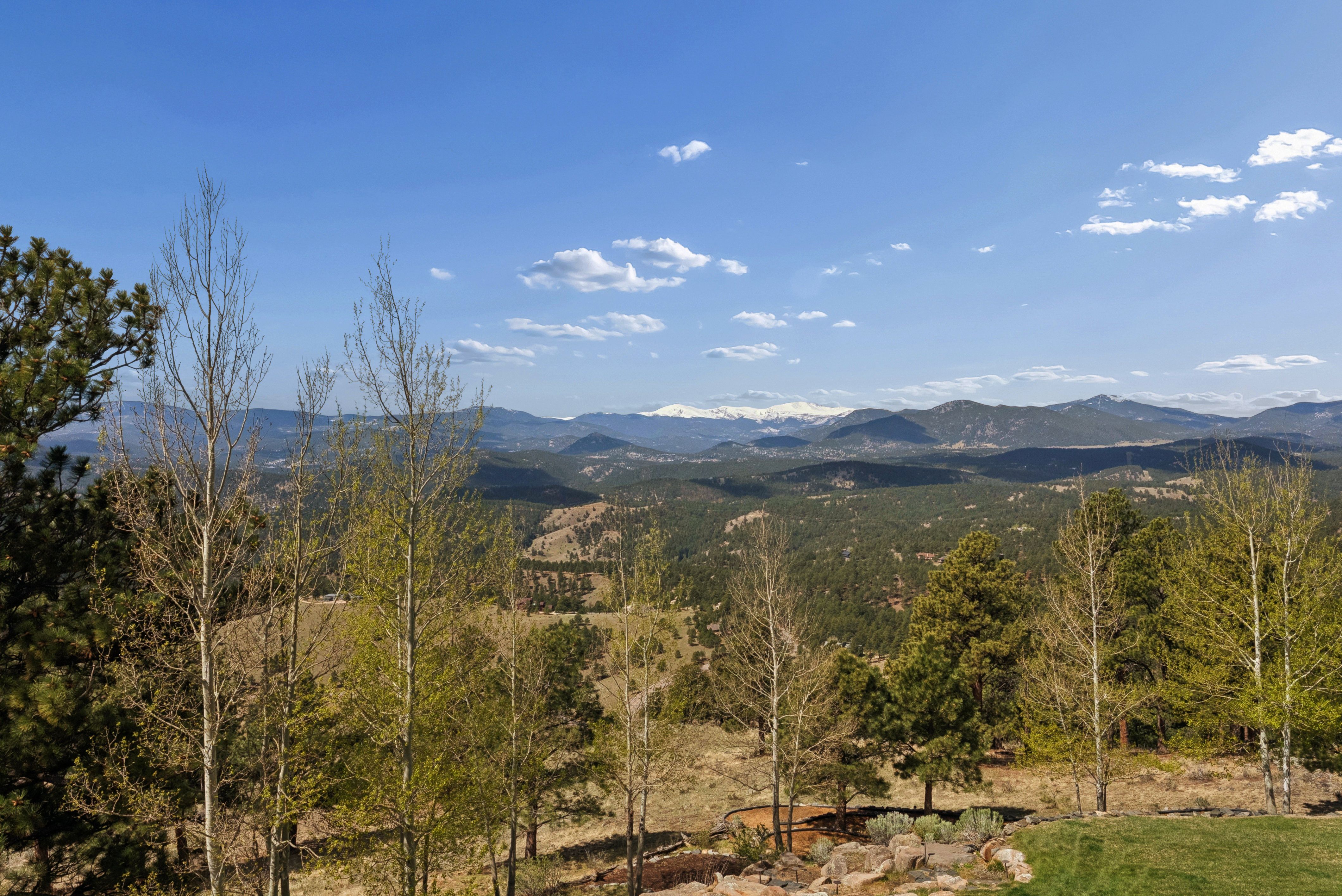  Premium Location with Unobstructed Front Range Views - 物件實景