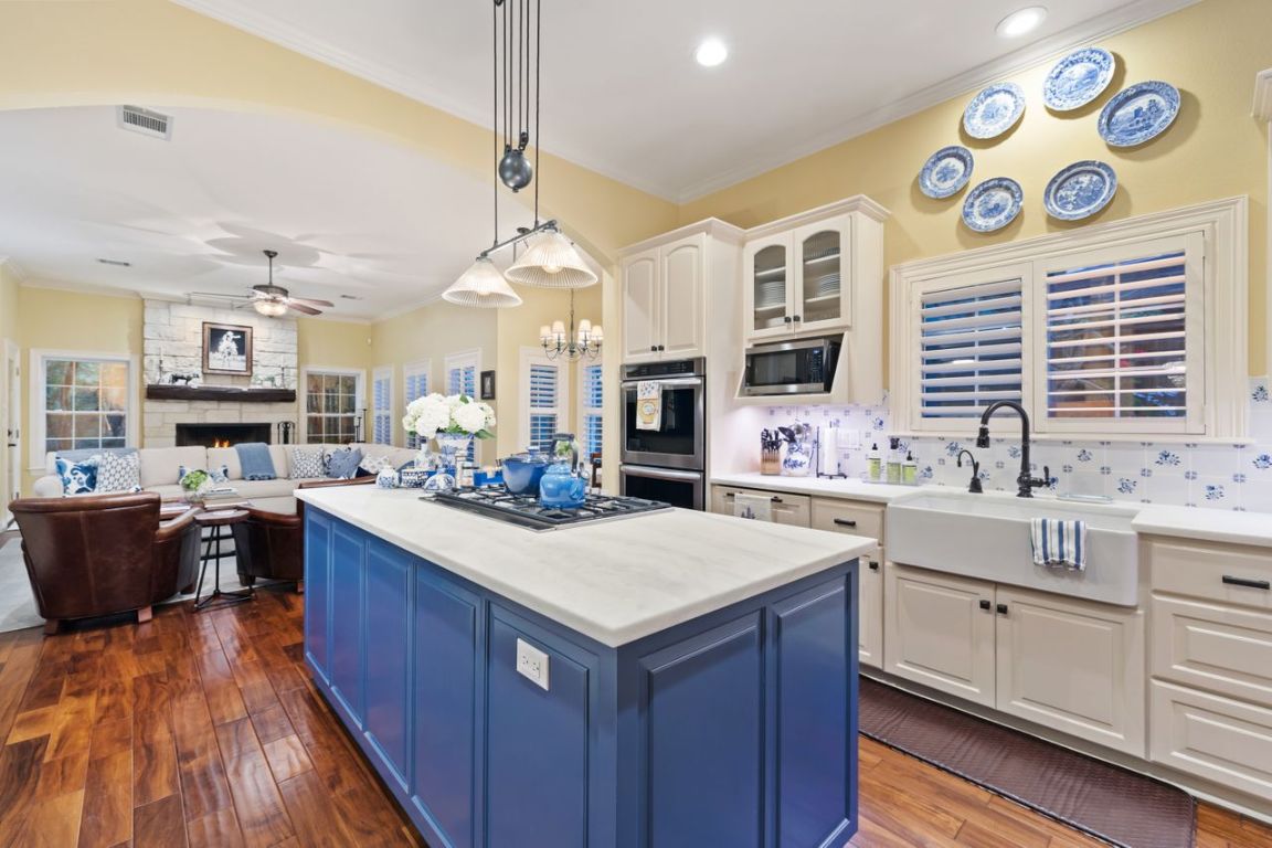 Austin, Texas, 78746, United States, 5 Bedrooms Bedrooms, ,5 BathroomsBathrooms,Residential,For Sale,1847430