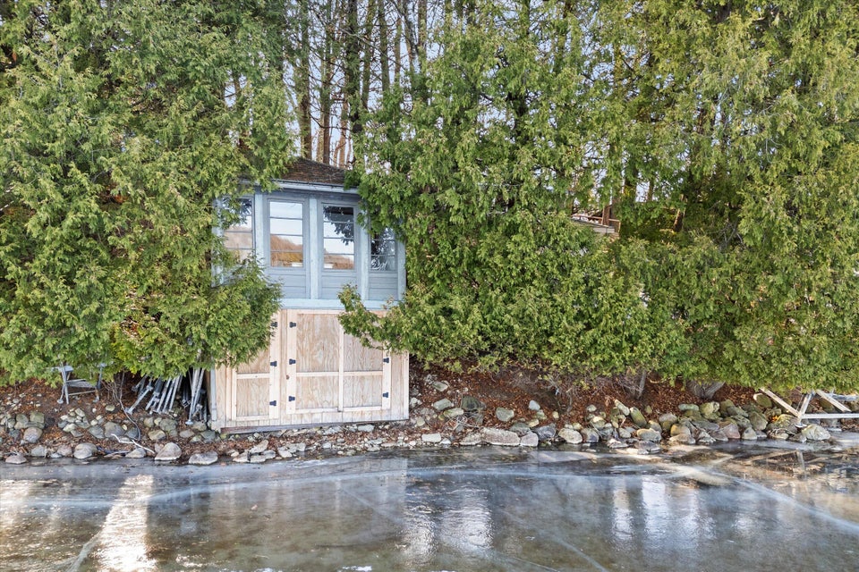 Rhine, Wisconsin, 53020, United States, 3 Bedrooms Bedrooms, ,4 BathroomsBathrooms,Residential,For Sale,1982629