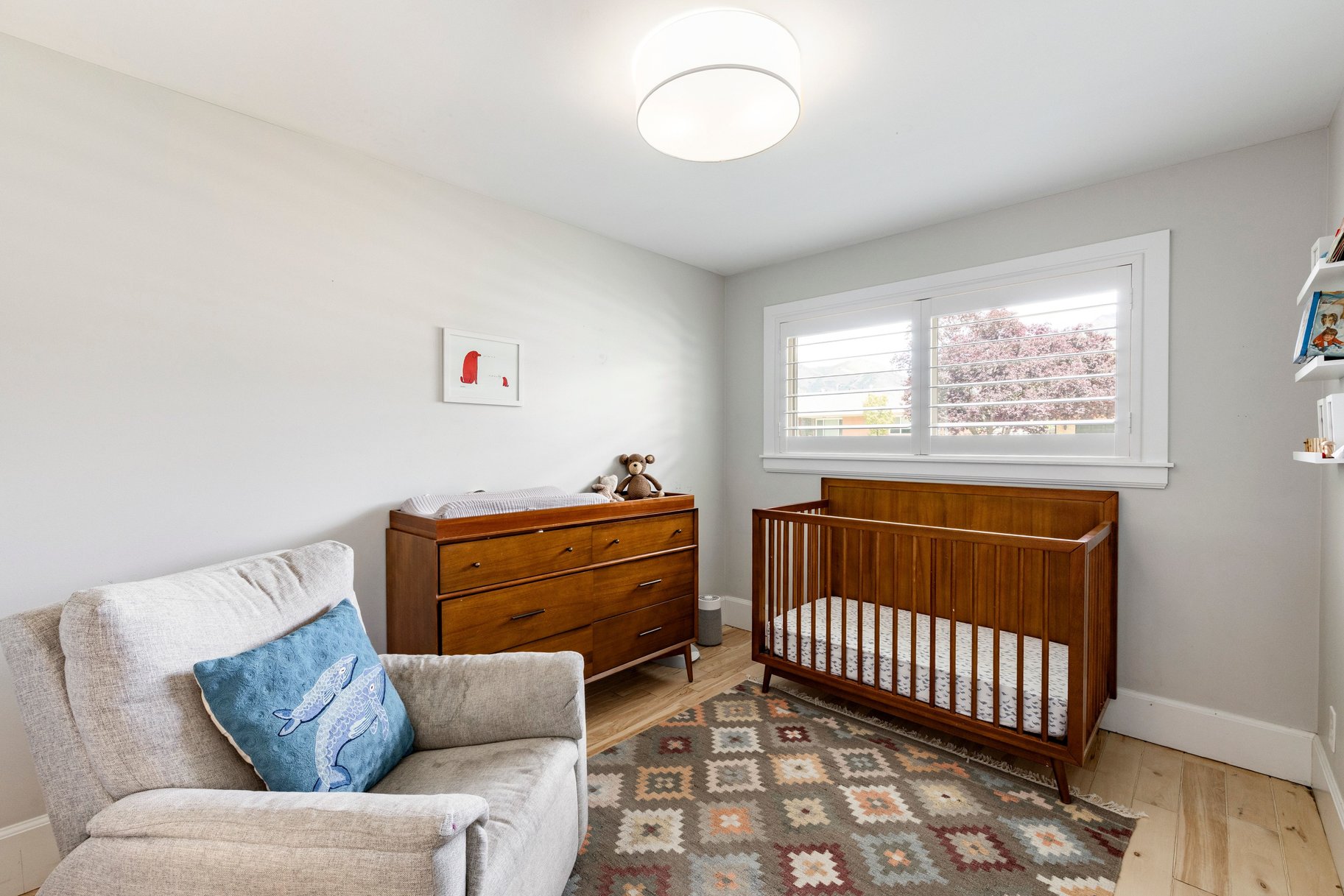  Modernized Millcreek Rambler with Open Living & Private Backyard - 物件實景