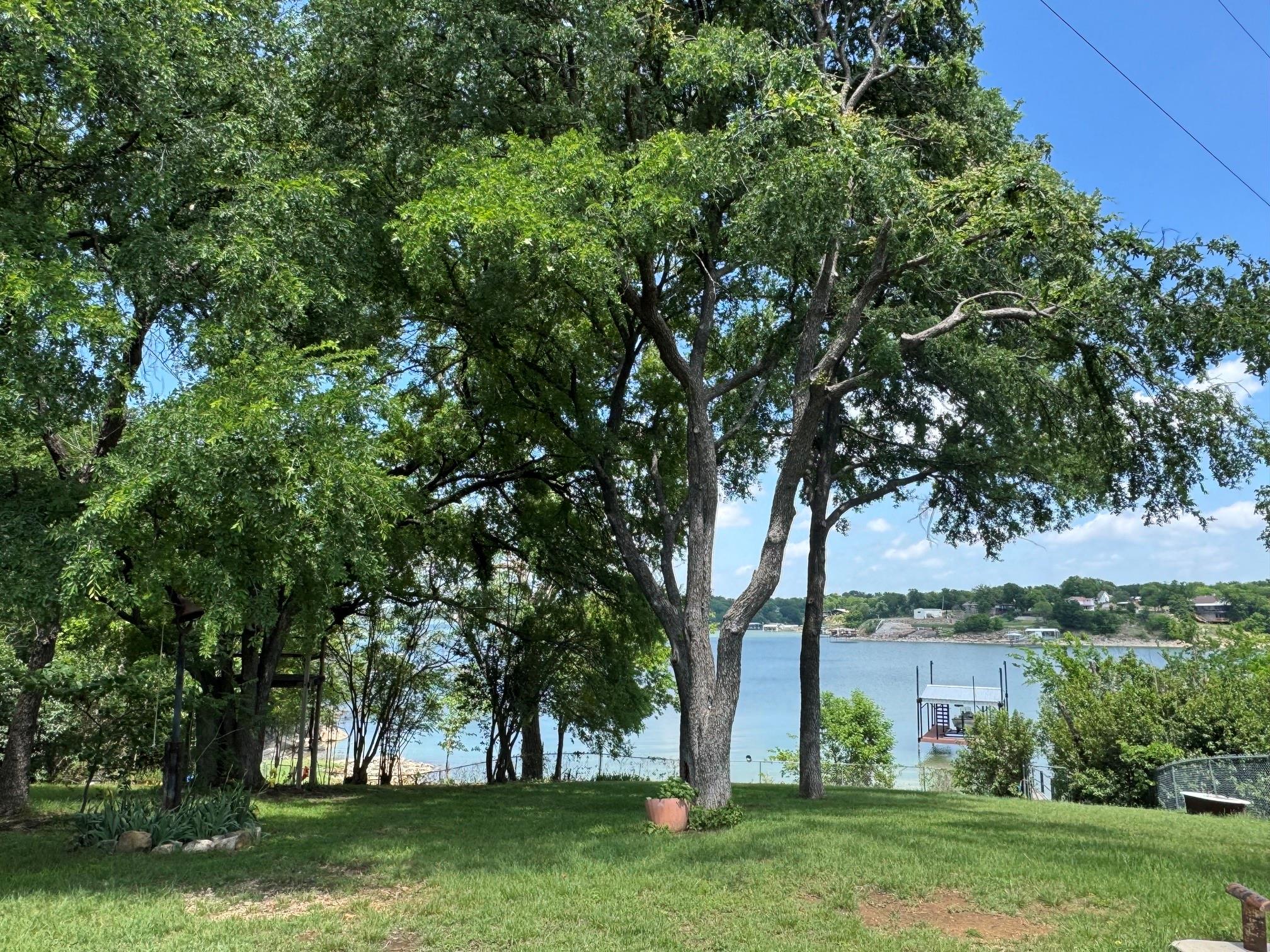 Lake Bridgeport, Texas, 76426, United States, 3 Bedrooms Bedrooms, ,3 BathroomsBathrooms,Residential,For Sale,1989947