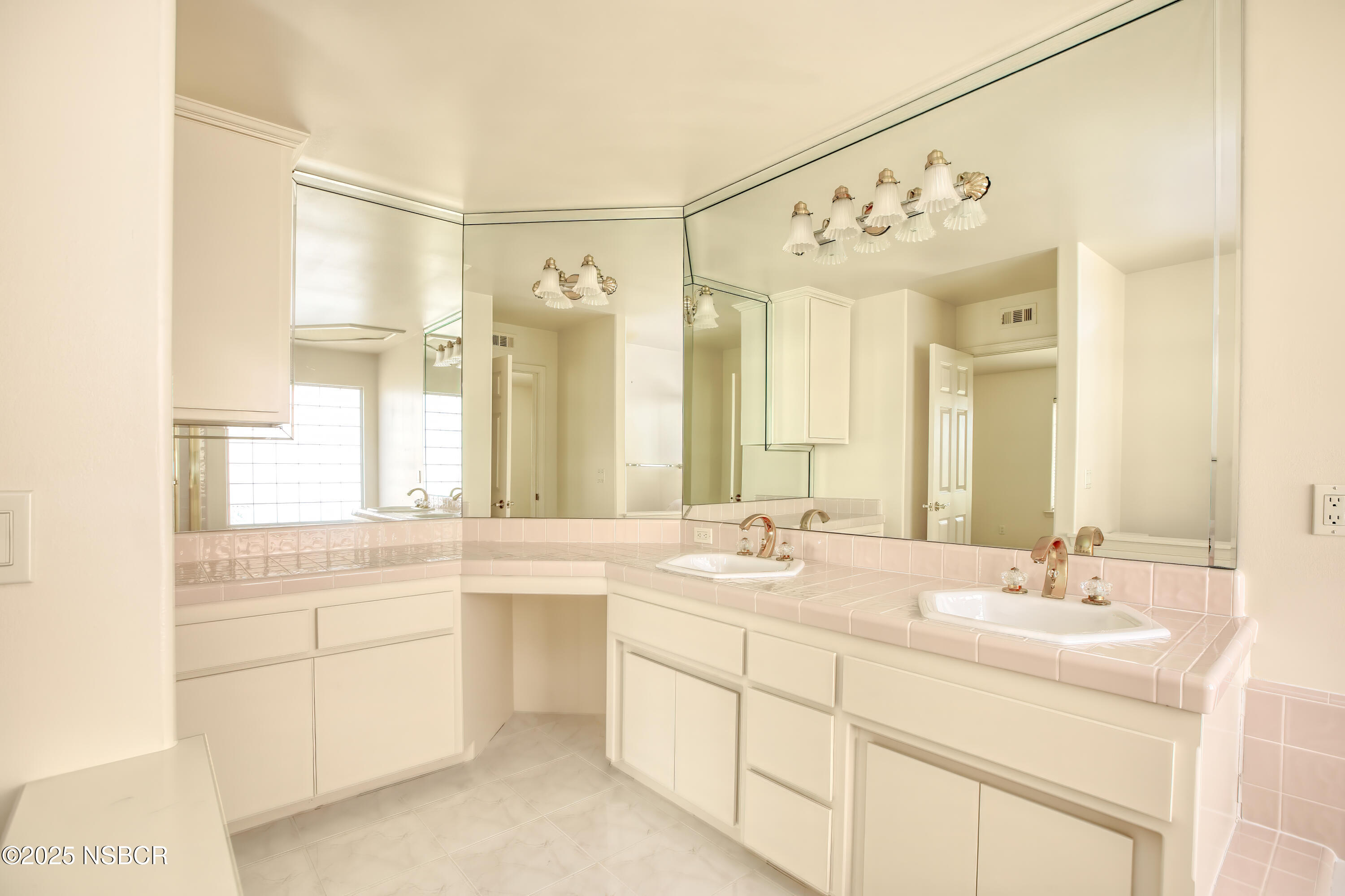Santa Maria, California, 93455, United States, 5 Bedrooms Bedrooms, ,3 BathroomsBathrooms,Residential,For Sale,1921719