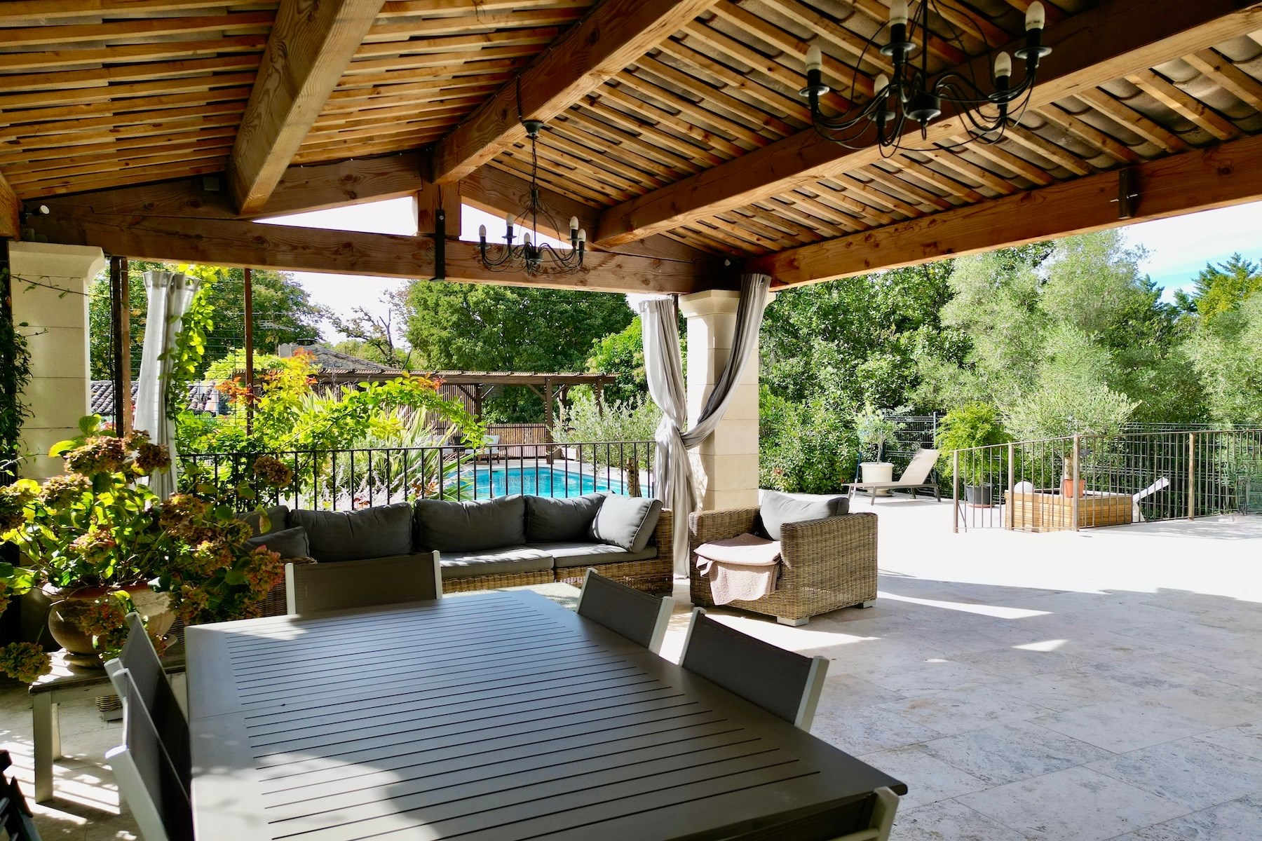  Close to the center of Uzes, Beautiful Contemporary Villa - 物件實景