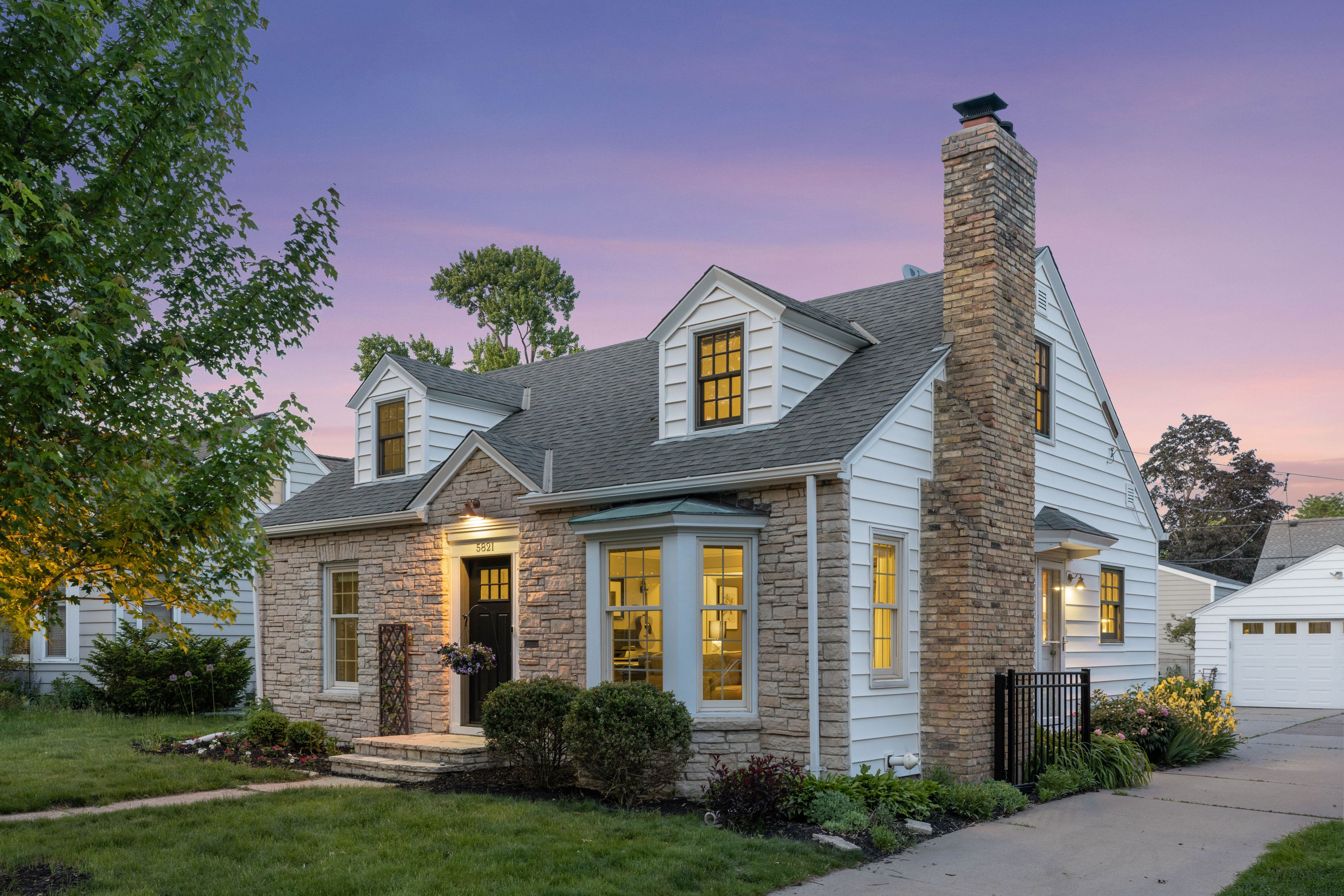  Elegant Cape Cod Living with Timeless Architectural Detail - 物件實景