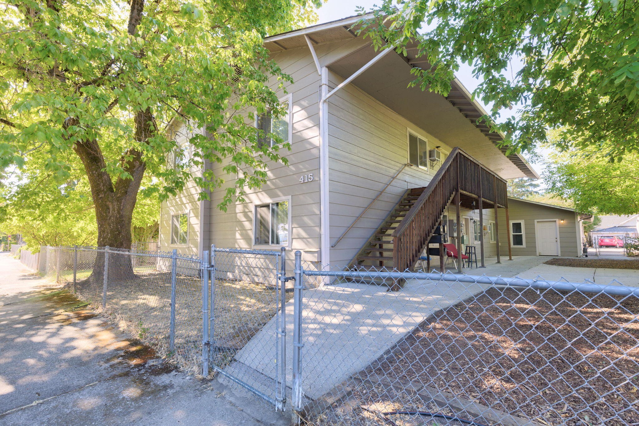 Grants Pass, Oregon, 97526, United States, ,Residential,For Sale,1916404