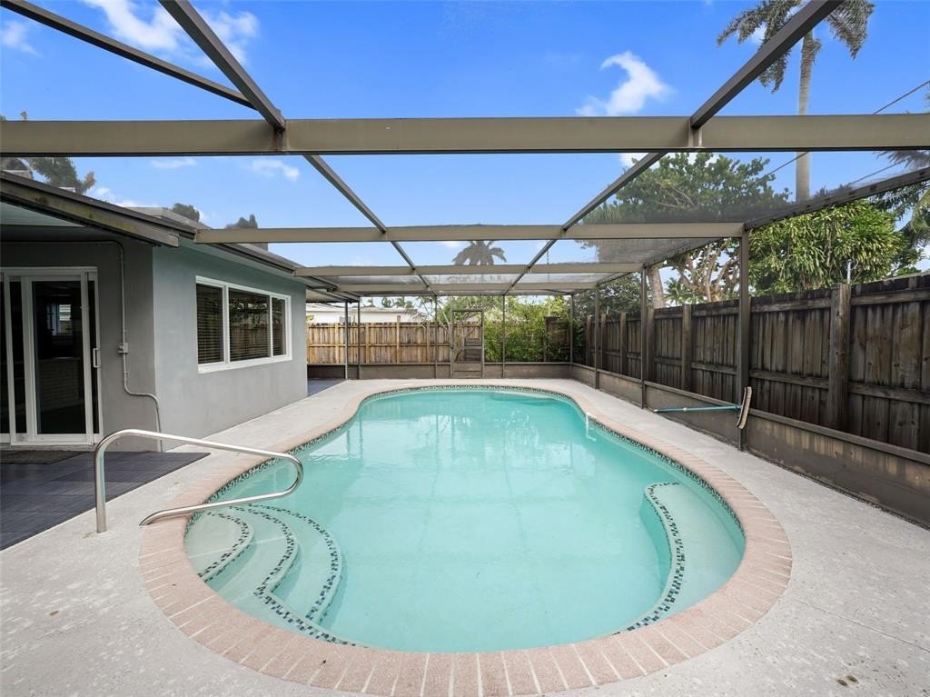 Hollywood, Florida, 33021, United States, 2 Bedrooms Bedrooms, ,1 BathroomBathrooms,Residential,For Sale,1982688