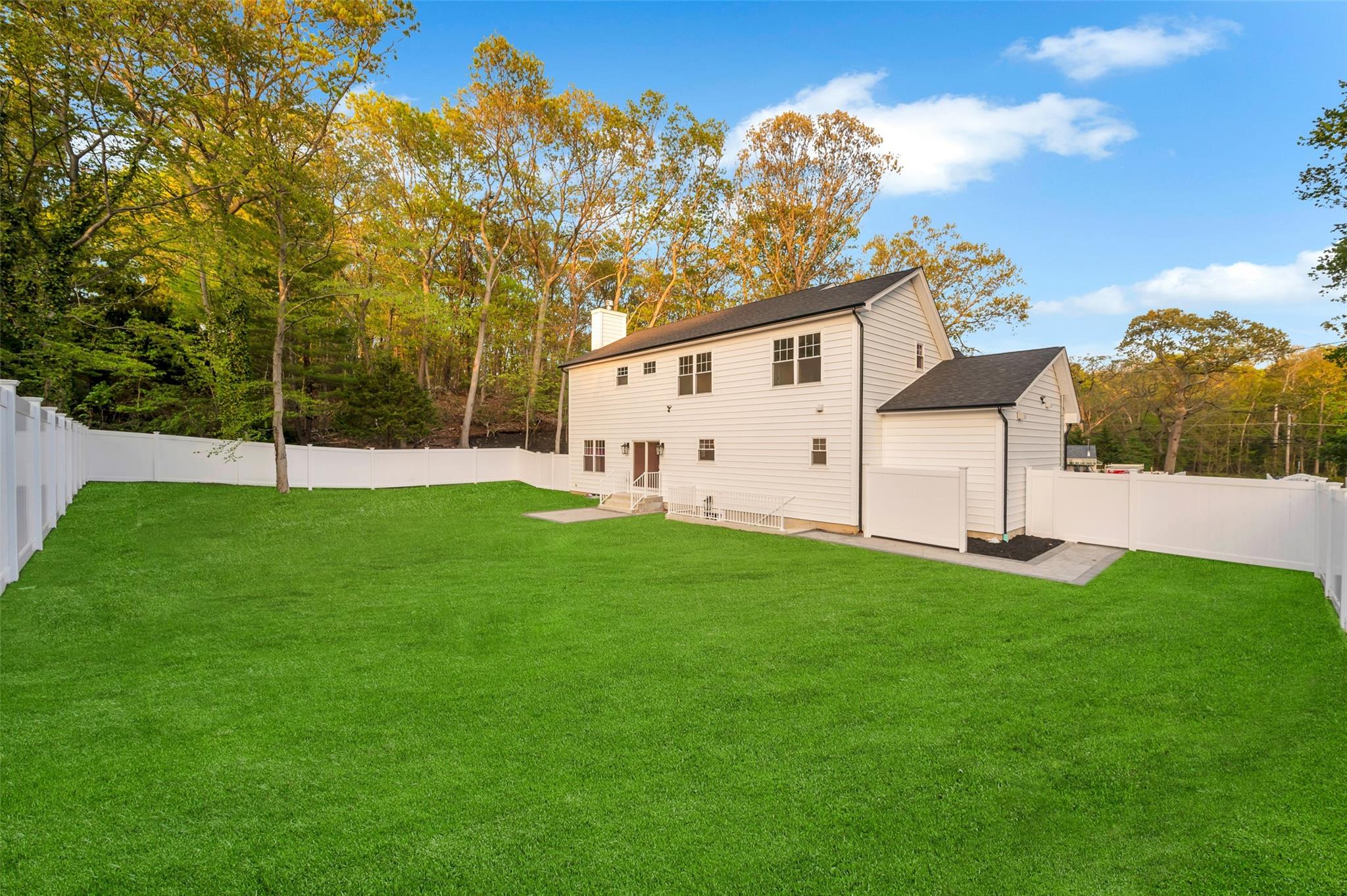 Smithtown, New York, 11787, United States, 4 Bedrooms Bedrooms, ,3 BathroomsBathrooms,Residential,For Sale,1796474