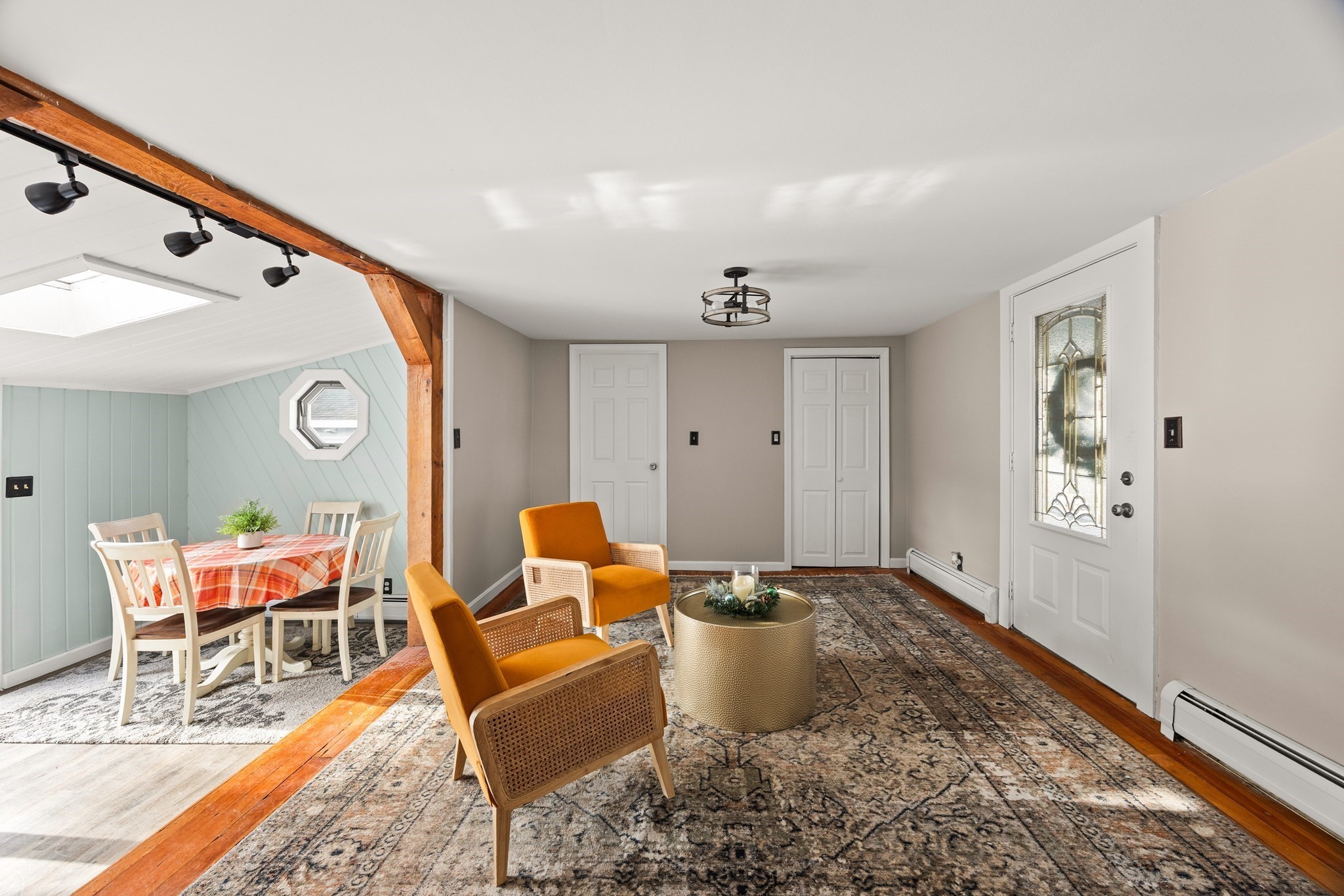 Taunton, Massachusetts, 02780, United States, 4 Bedrooms Bedrooms, ,2 BathroomsBathrooms,Residential,For Sale,2007506