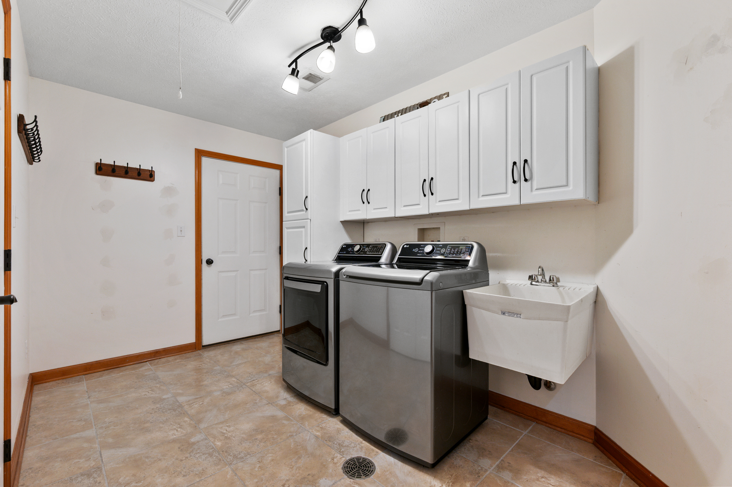  235 Ewing Road, Carnegie, PA 15106 - 物件實景