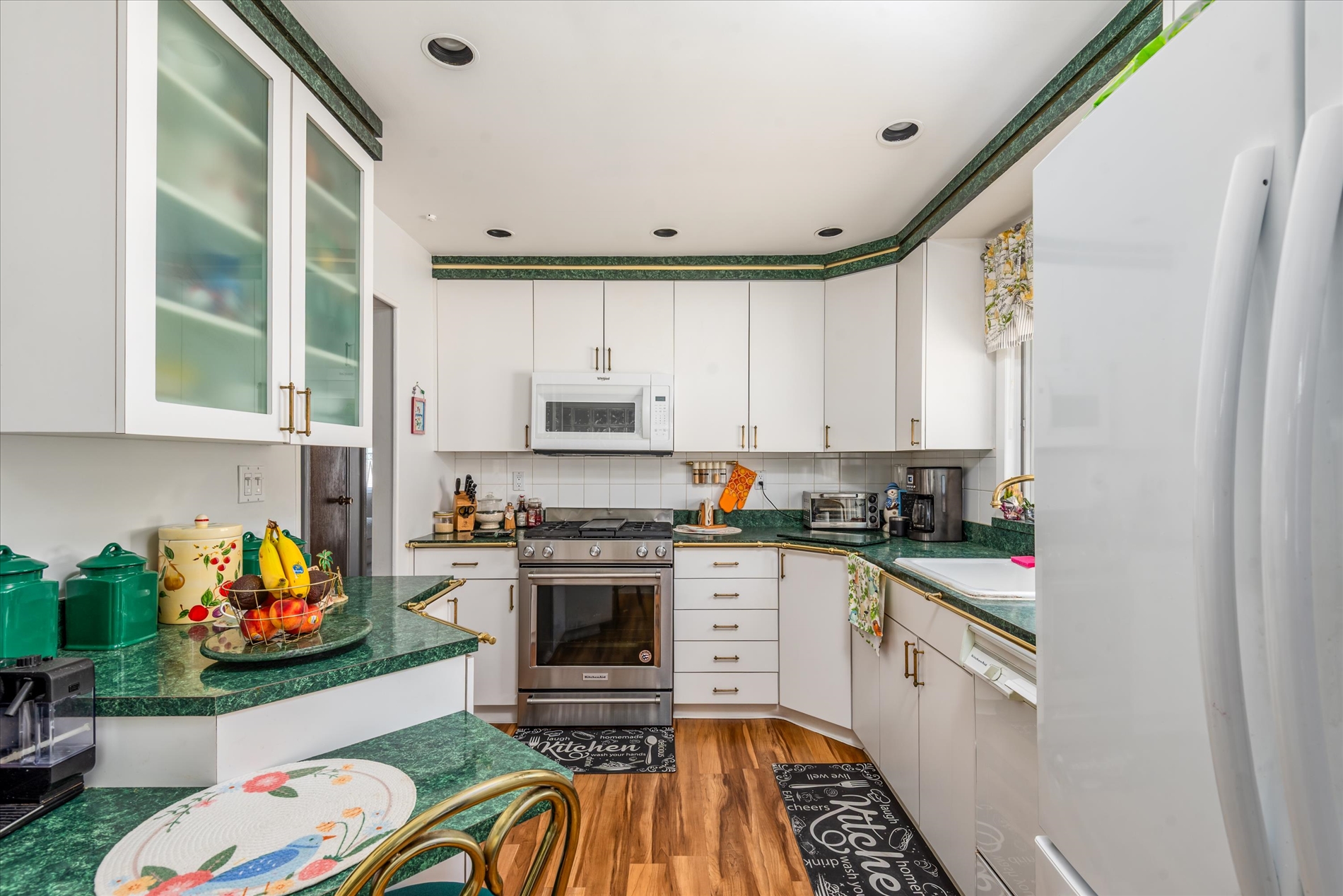 Howard Beach, New York, 11414, United States, 4 Bedrooms Bedrooms, ,2 BathroomsBathrooms,Residential,For Sale,1916184
