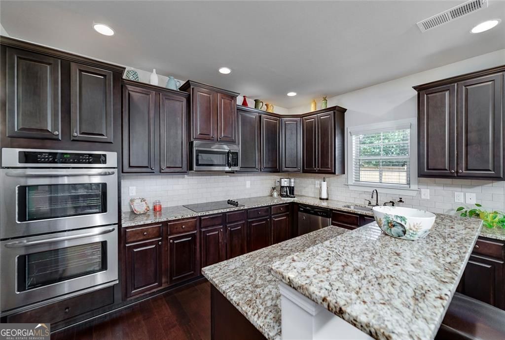 Locust Grove, Georgia, 30248, United States, 5 Bedrooms Bedrooms, ,5 BathroomsBathrooms,Residential,For Sale,1967272