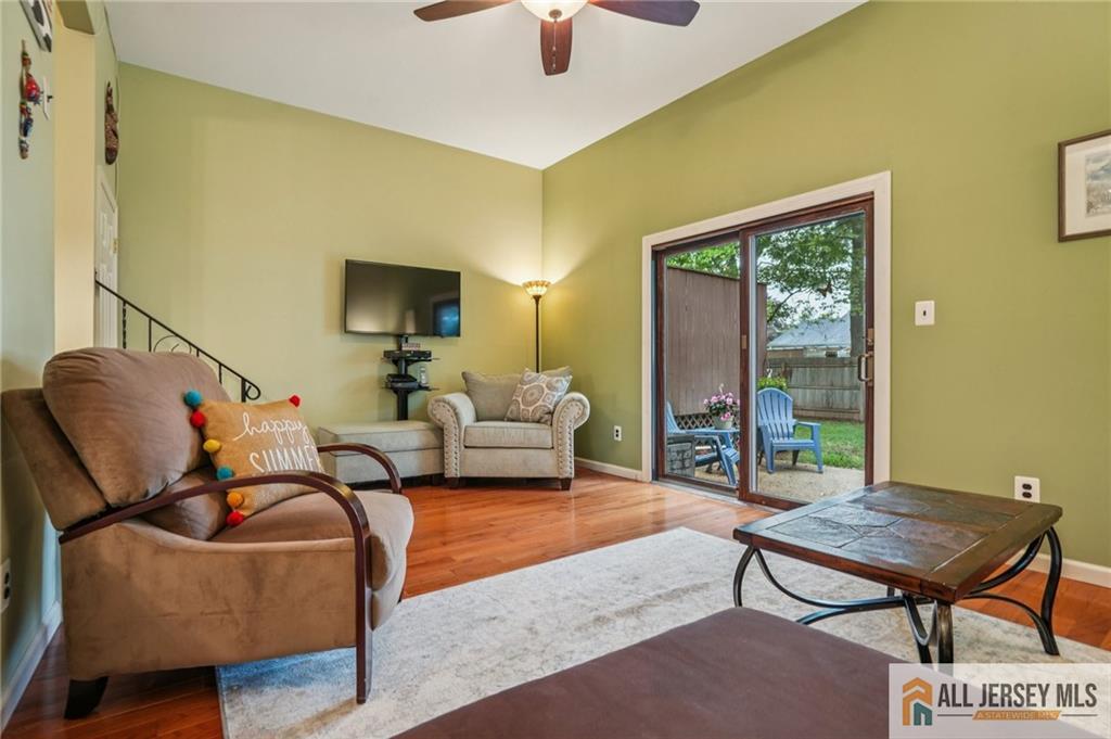 Edison, New Jersey, 08820, United States, 2 Bedrooms Bedrooms, ,2 BathroomsBathrooms,Residential,For Sale,1925954